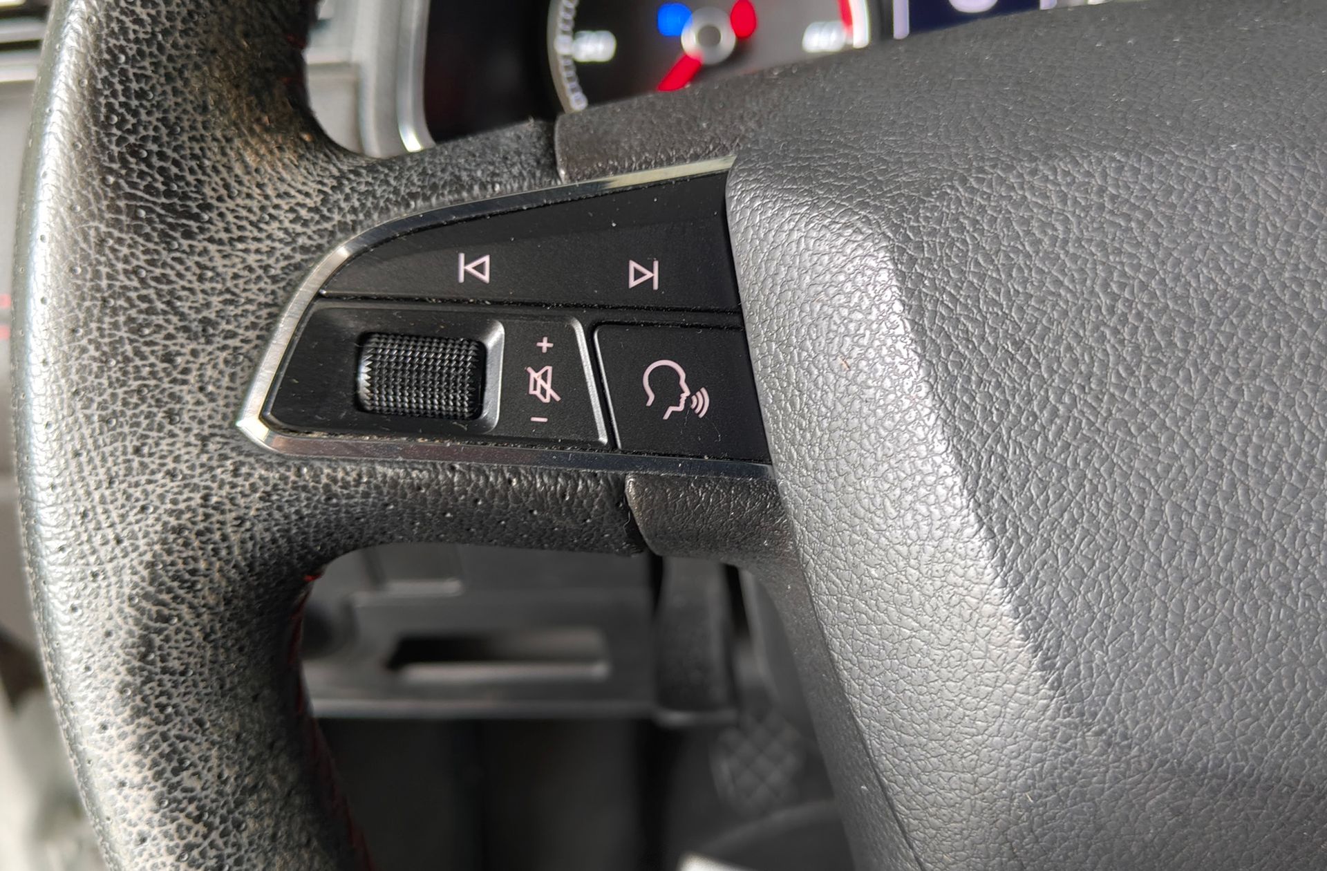 SEAT Arona 1.6 TDI Ecomotive FR - foto 27
