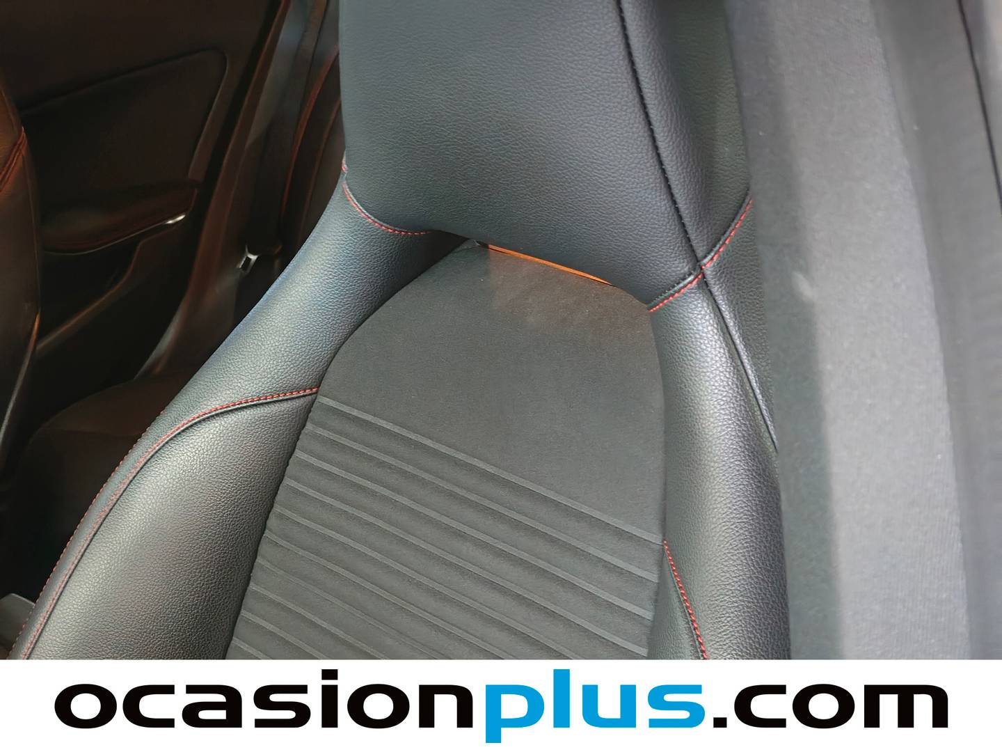 Equipamiento del Mercedes CLA Mercedes CLA Shooting Brake 200 CDI Urban (136 CV)