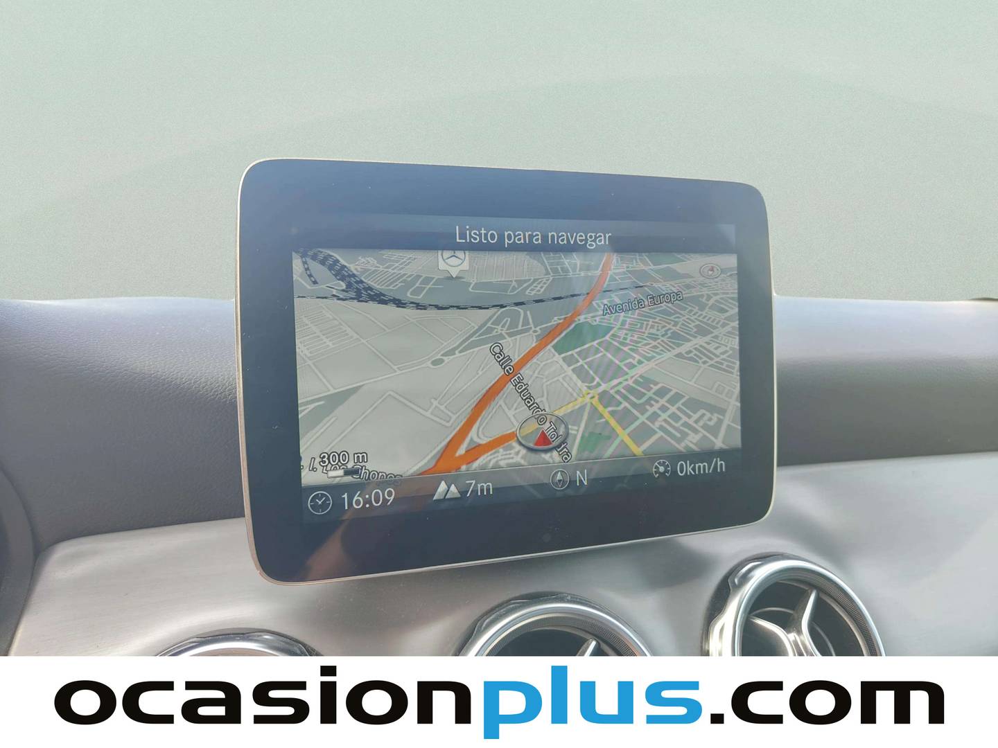 Equipamiento del Mercedes GLA Mercedes-Benz GLA 180 (122 CV) Pack AMG