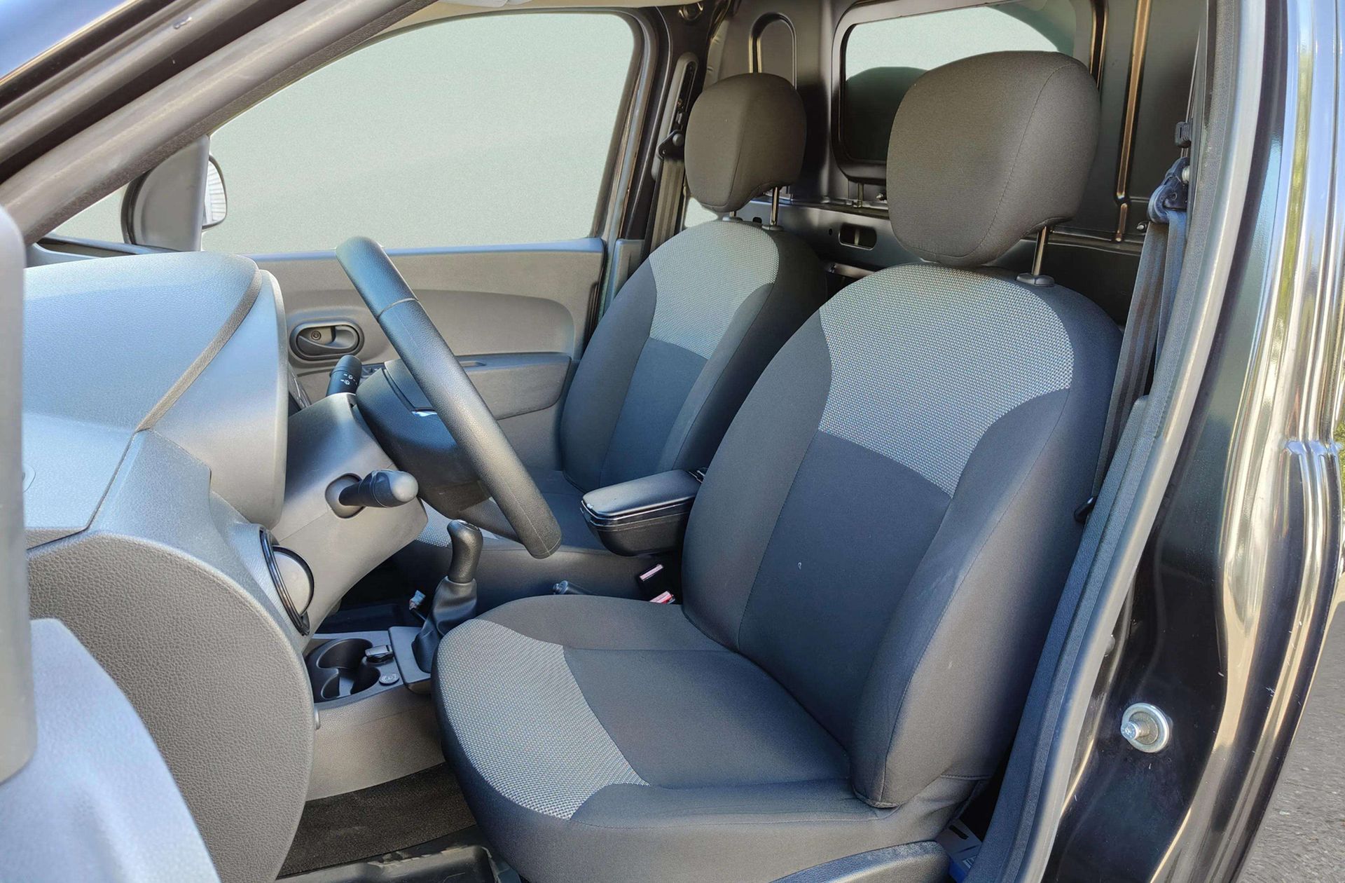 Dacia Dokker 1.6 GLP Essential - foto 8