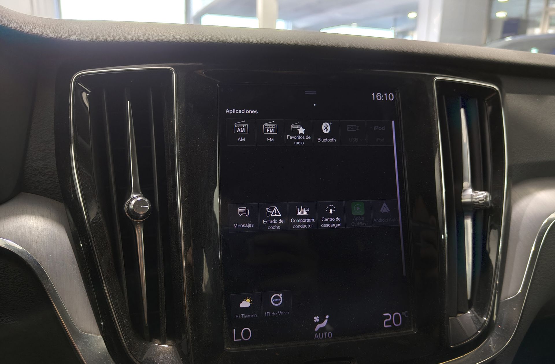 Volvo V60 D4 Momentum - foto 9