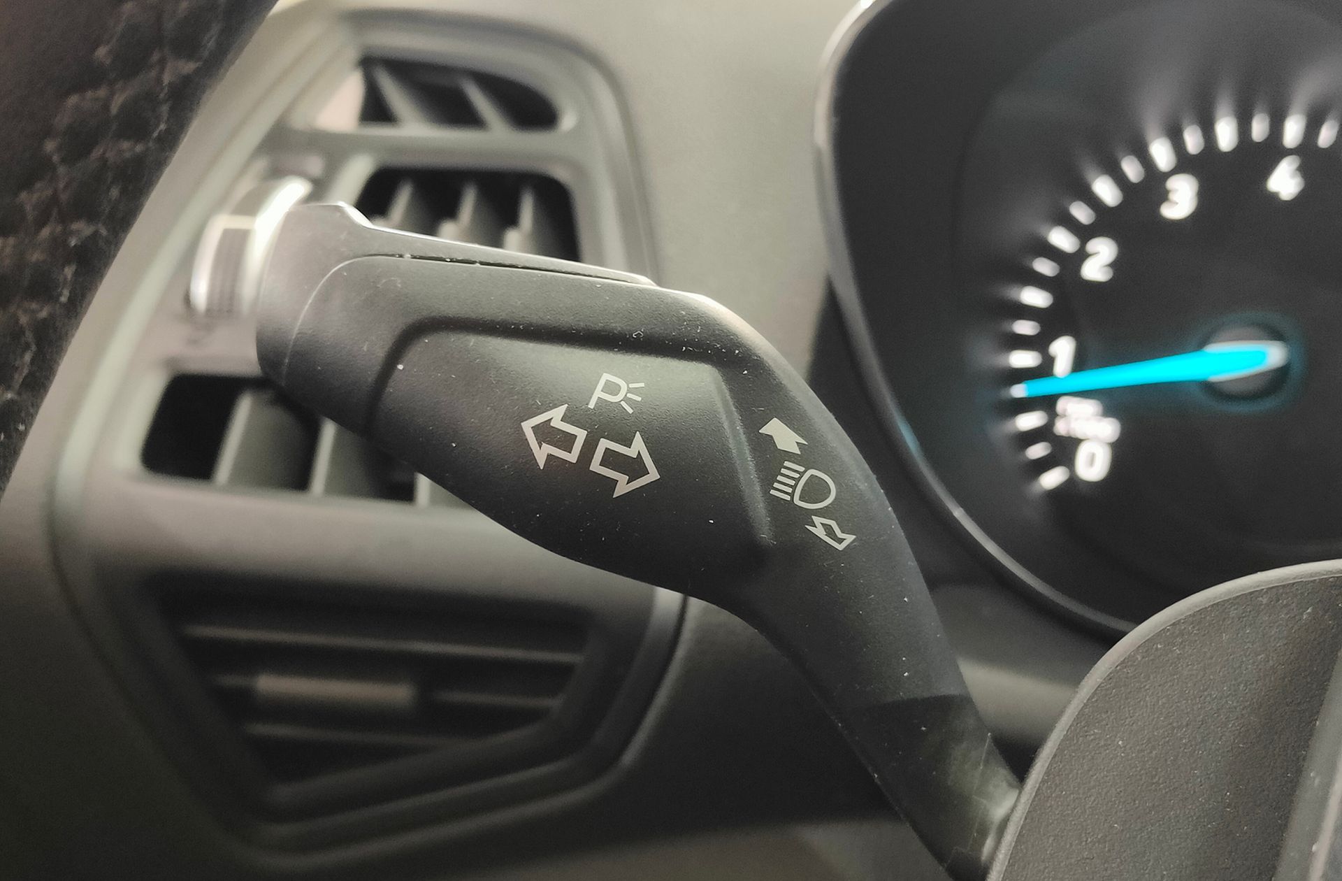 Ford C-Max 1.0 EcoBoost Trend+ - foto 25