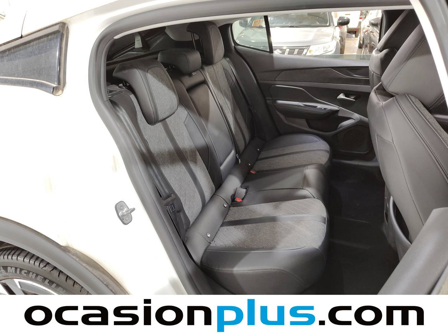 Foto Peugeot 408 Peugeot 408 Puretech 130 Allure Pack EAT8  (130 CV)