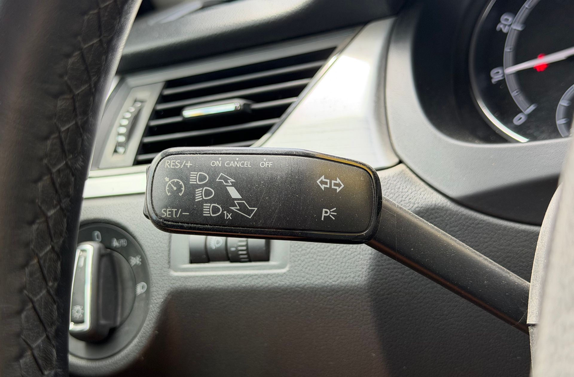 Škoda Rapid 1.0 TSI Ambition - foto 21