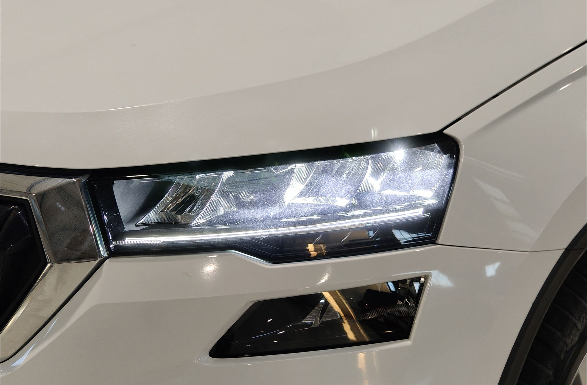Škoda Karoq 2.0 TDI Selection - foto 14