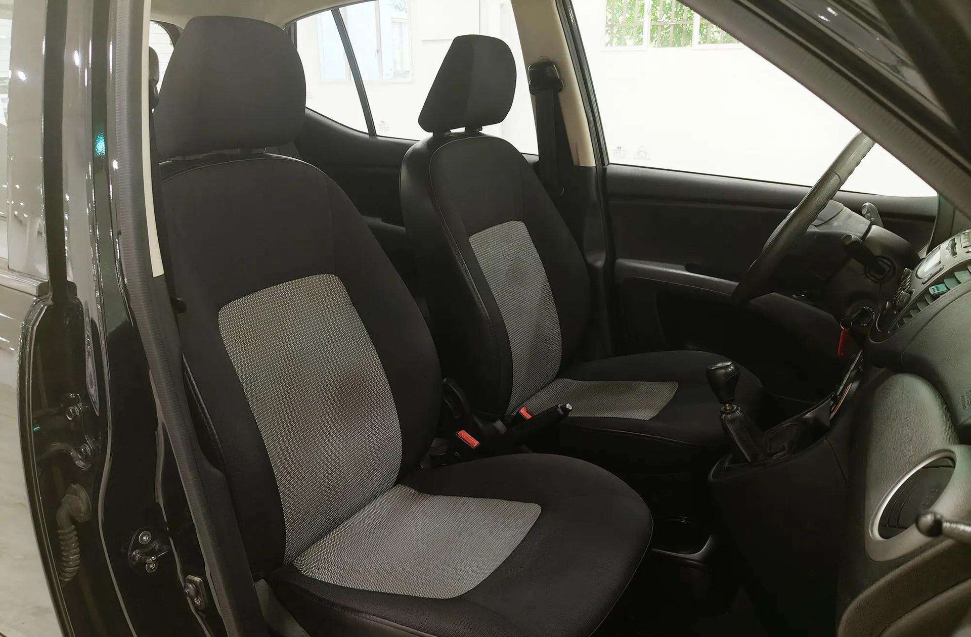 Hyundai i10 1.1 GL Classic AA - foto 15