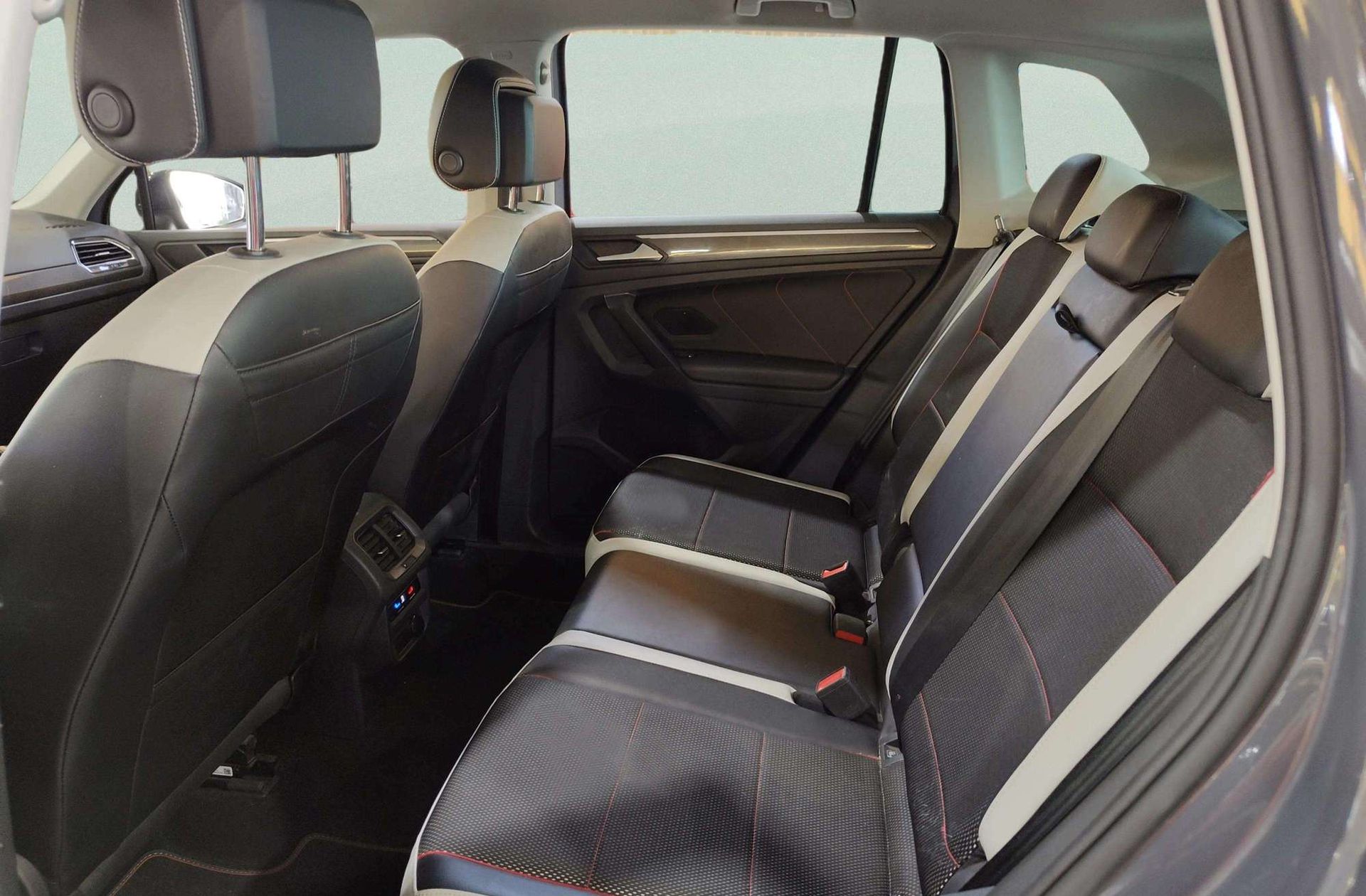 Volkswagen Tiguan Urban Sport 1.5 TSI - foto 12