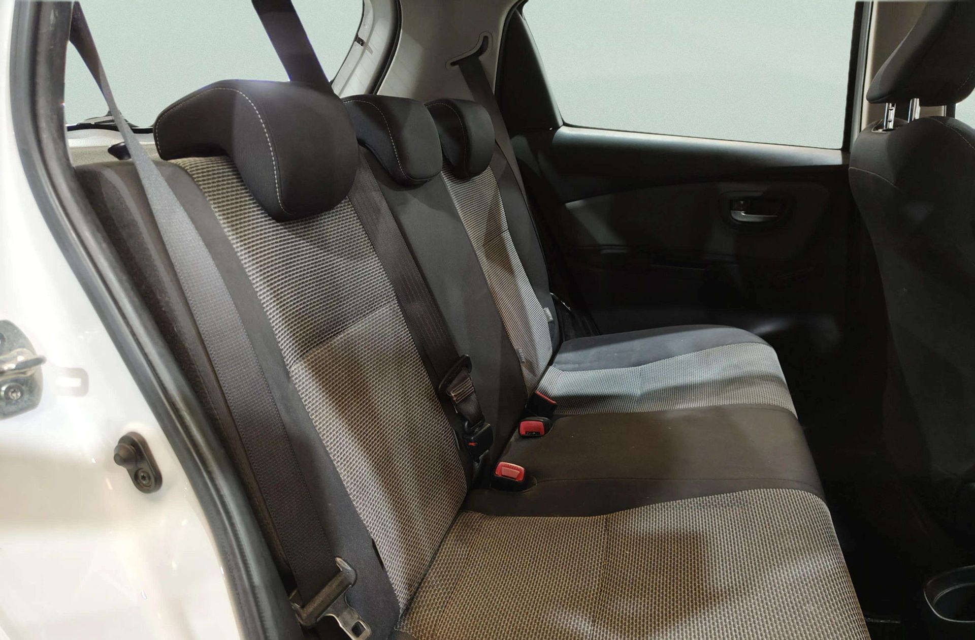 Toyota Yaris 1.5 Hybrid Active - foto 15