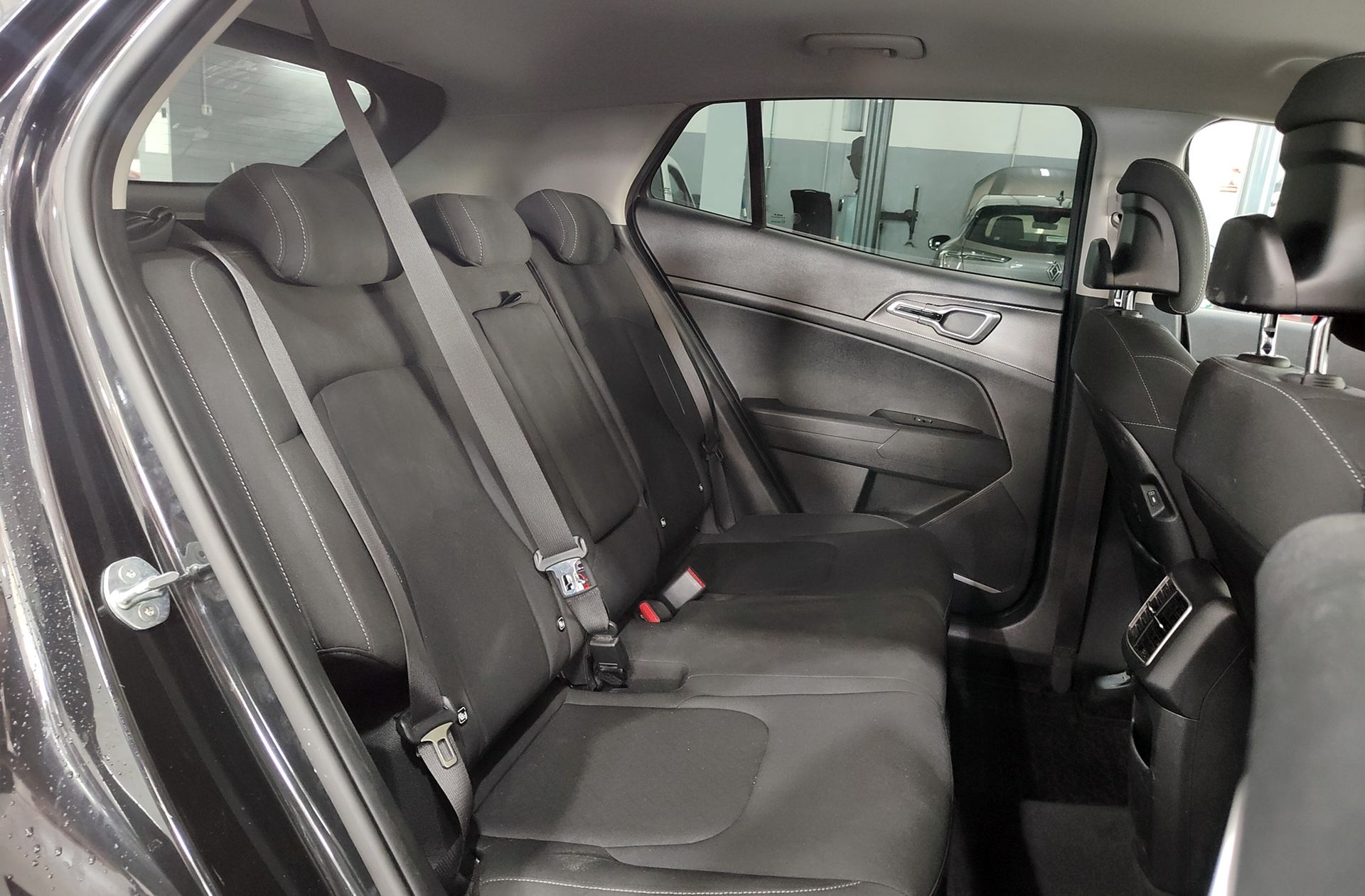 Kia Sportage 1.6 T-GDi Concept 4x2 - foto 17