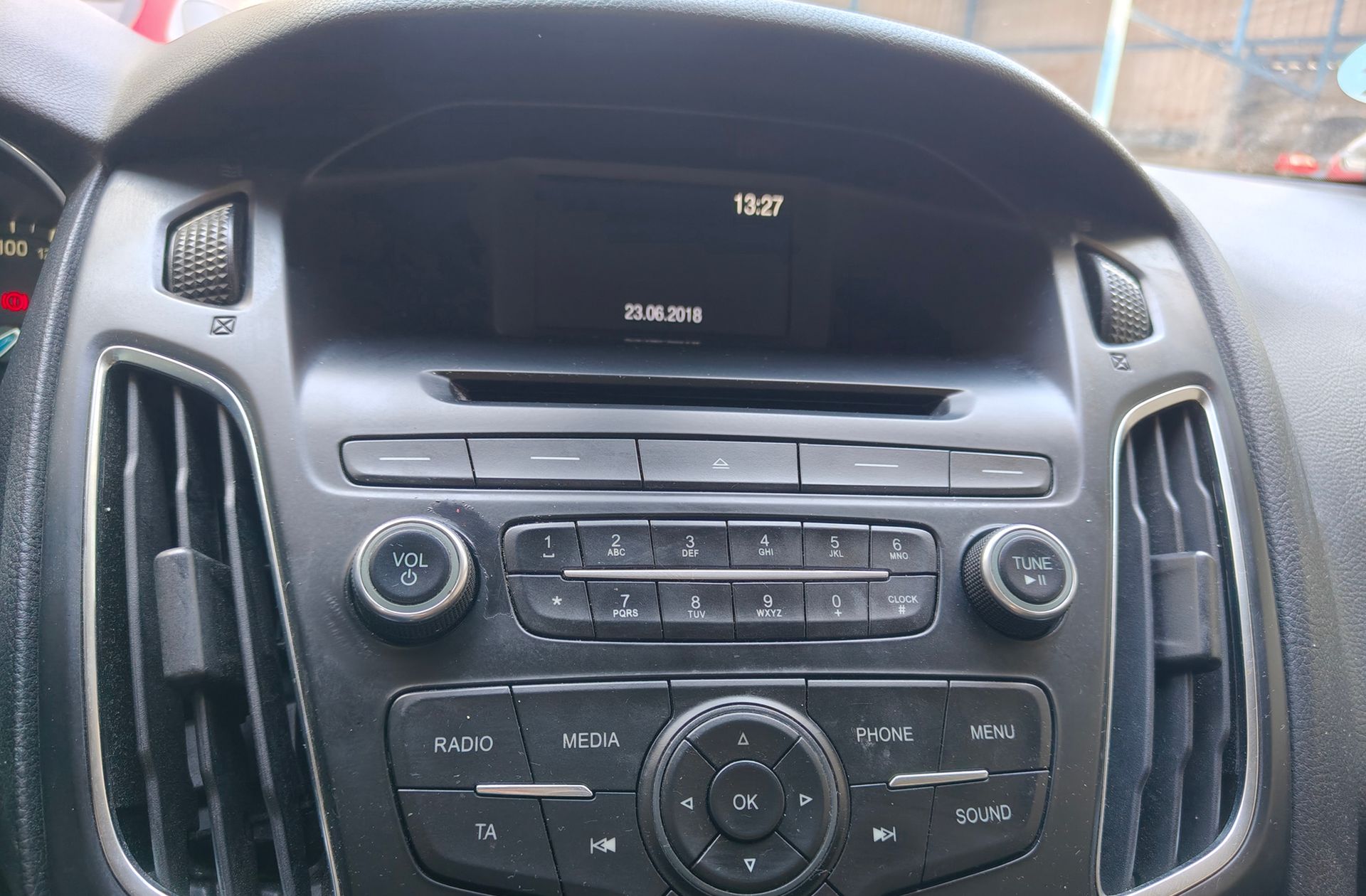 Ford Focus SportBreak 1.0 EcoBoost Business - foto 33
