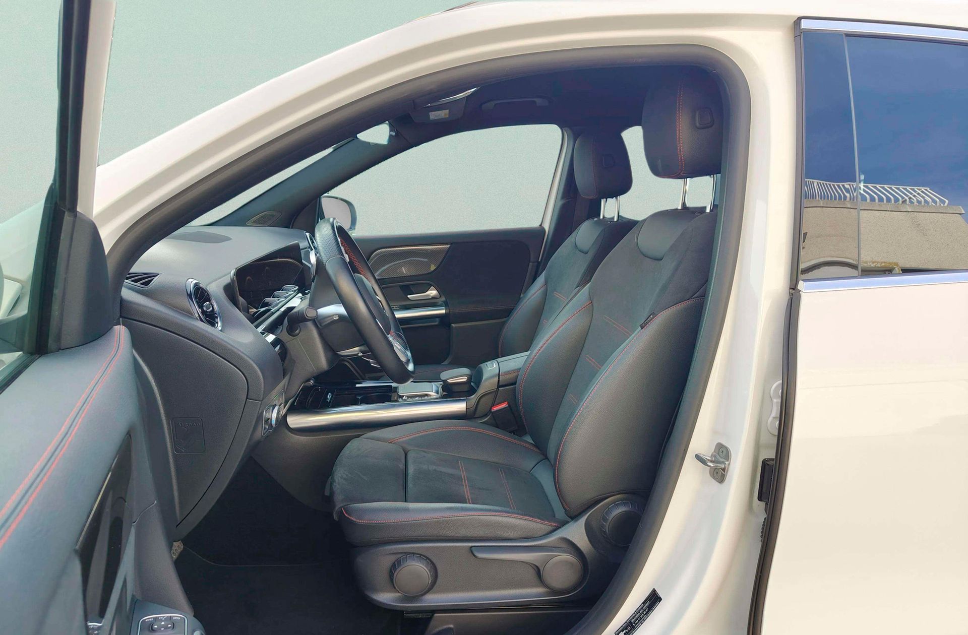 Mercedes-Benz GLA 200 - foto 12