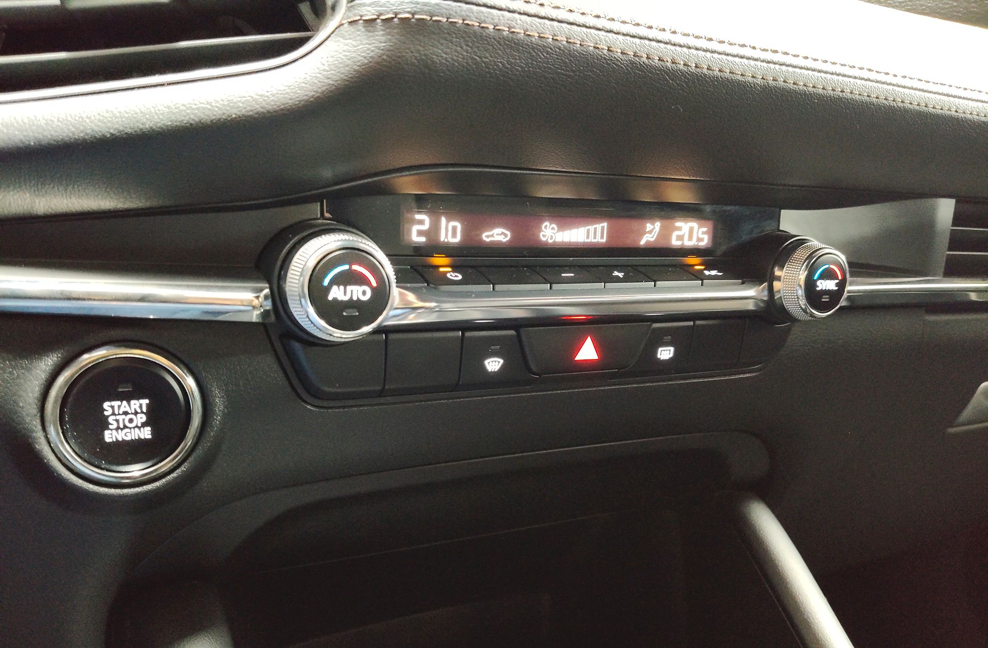 Mazda Mazda3 2.0 e-SKYACTIV-G Zenith - foto 33