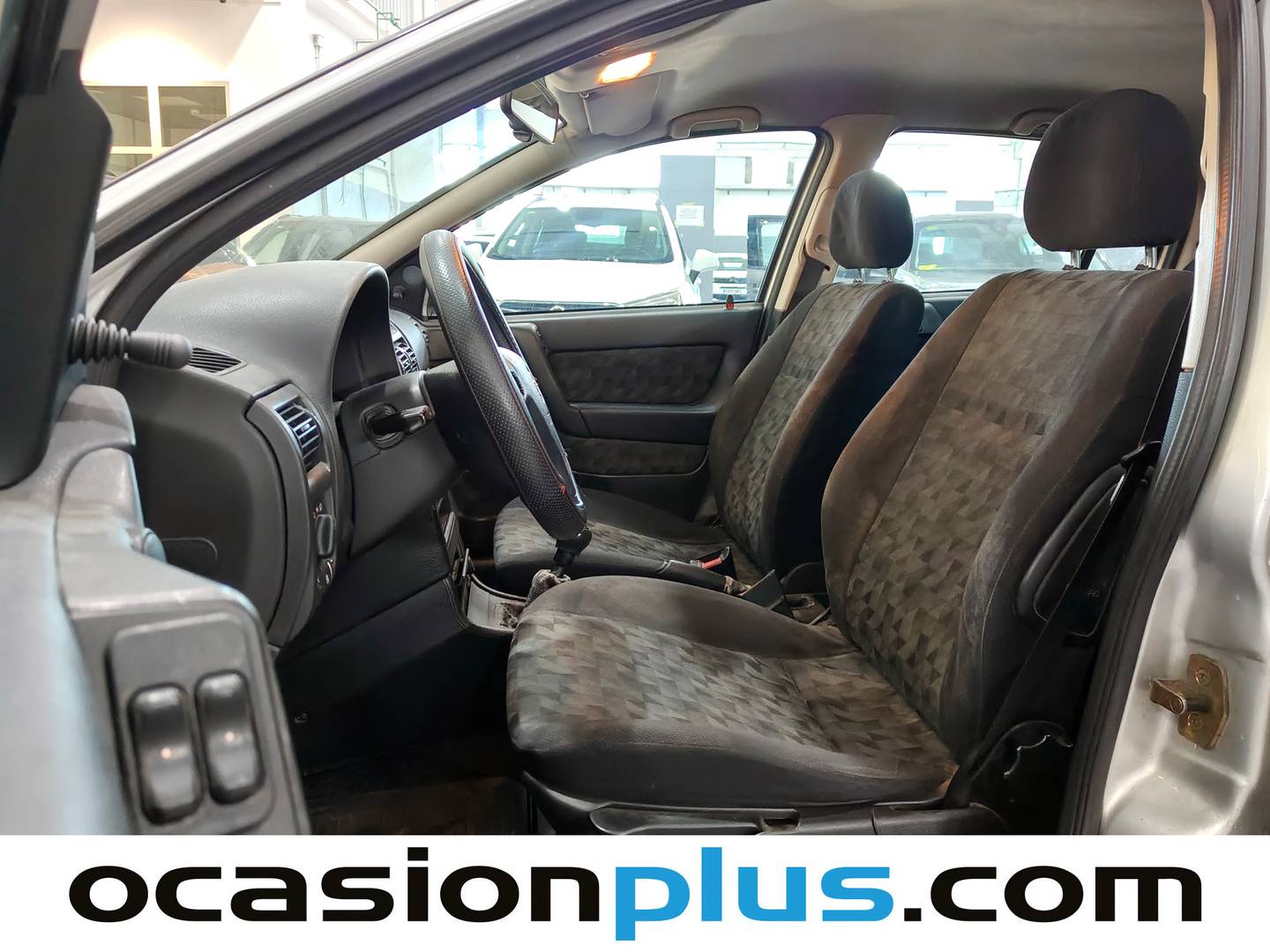 Foto asientos delanteros Opel Astra Opel Astra 1.4 GL (90 CV)