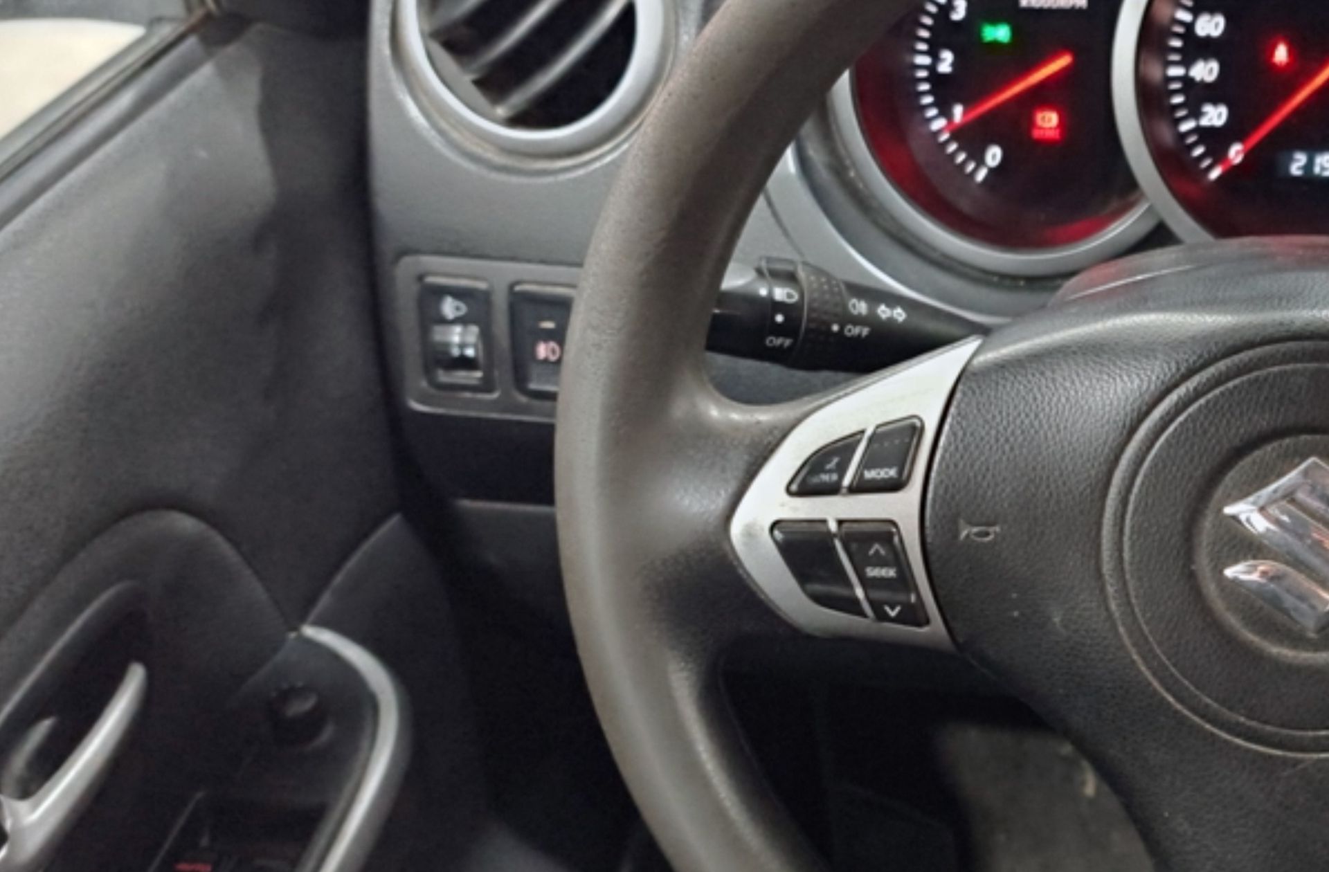 Suzuki Grand Vitara 1.9 Ddis JLX-A - foto 22