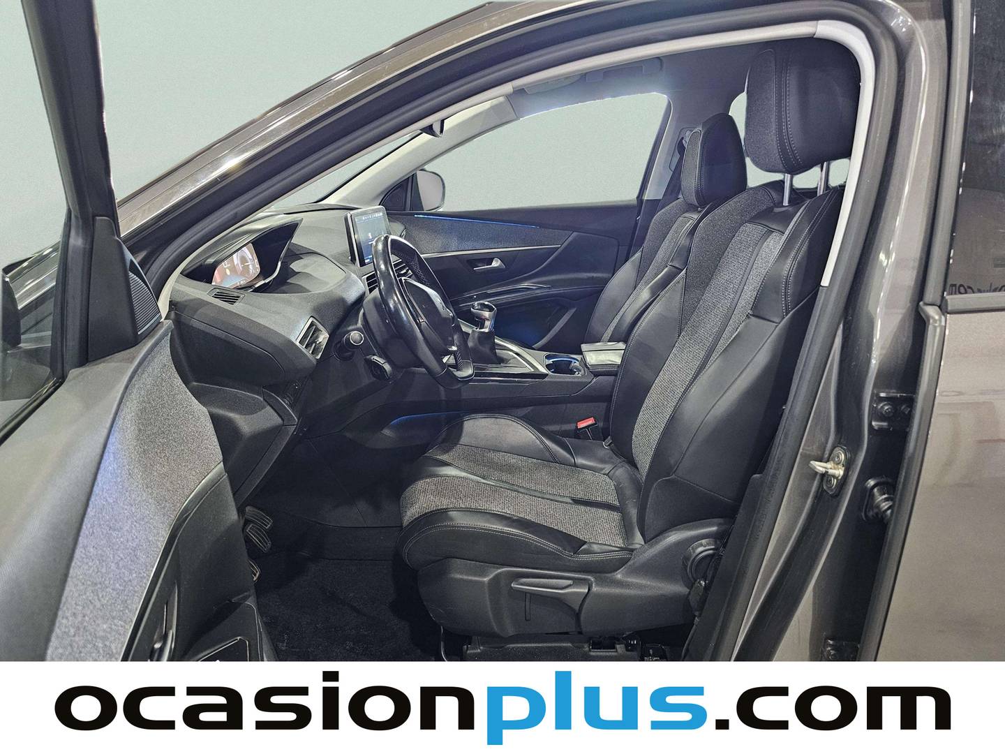 Foto asientos delanteros Peugeot 5008 Peugeot 5008 PureTech 130 S&S Allure (130 CV) 7 PLAZAS