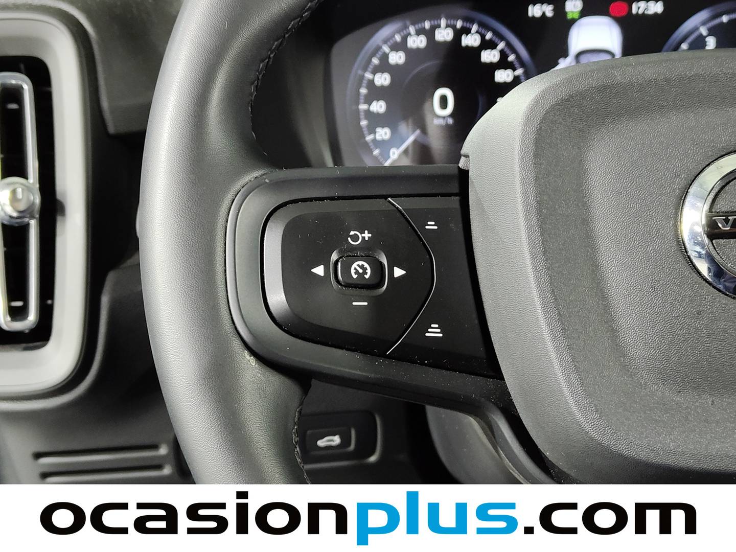 Foto Volvo XC40 Volvo XC40 T2 Momentum Core (129 CV)