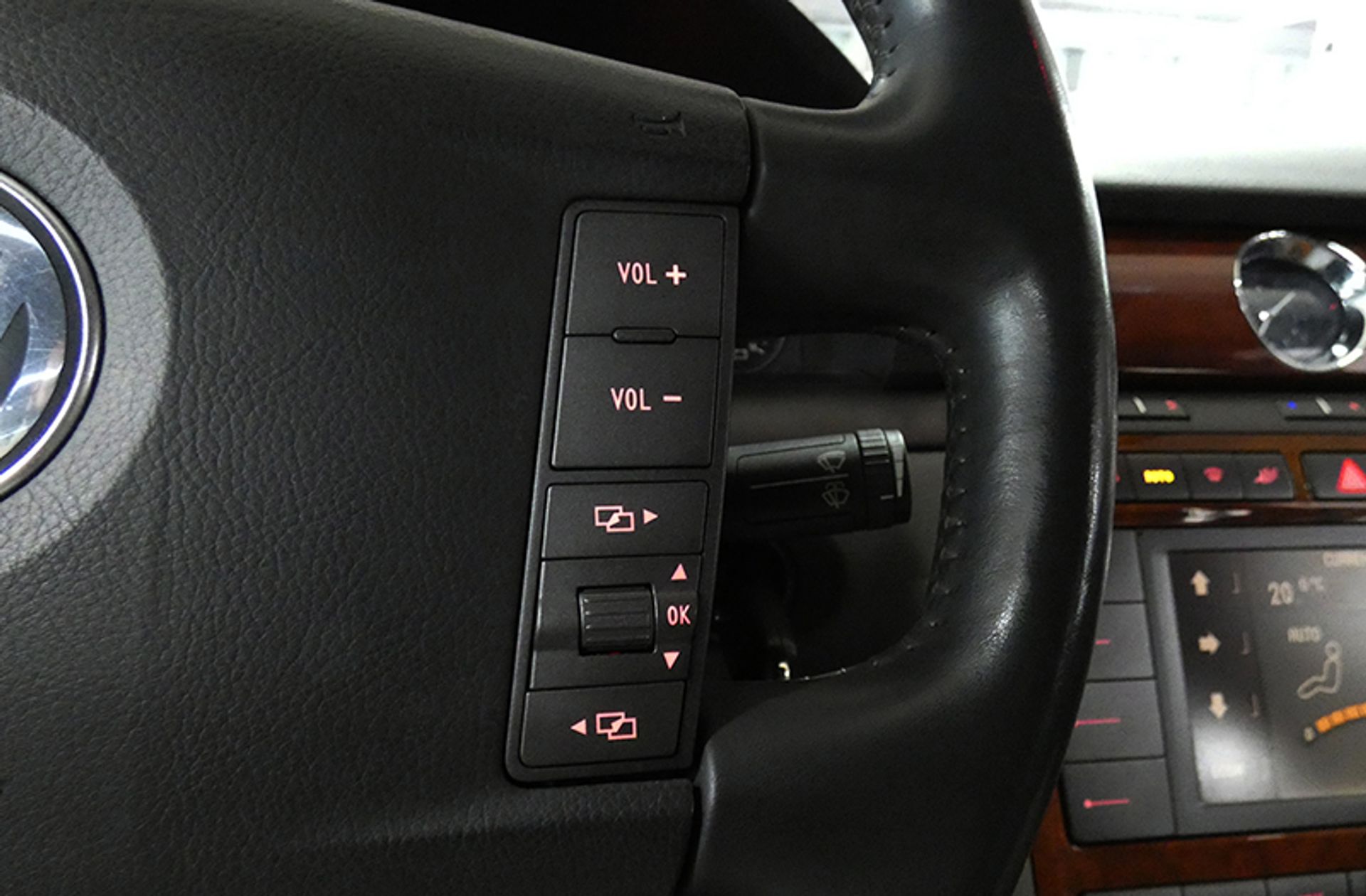 Volkswagen Phaeton 3.0 TDI V6 4Motion tiptronic - foto 25