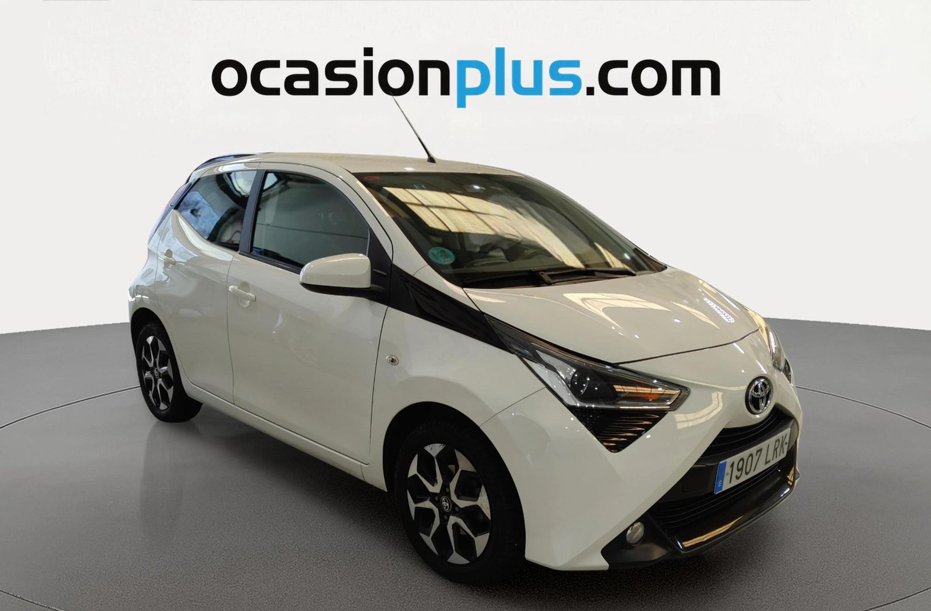 Toyota Aygo 1.0 70 x-play - foto 2