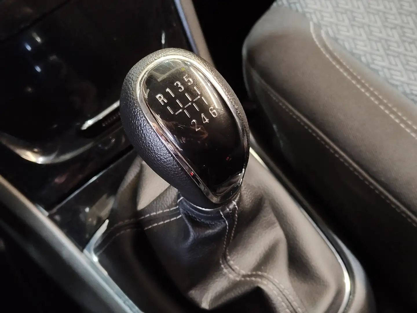 Foto Opel Mokka X Opel Mokka X 1.4 Turbo S&S Selective 4X2 (140 CV)