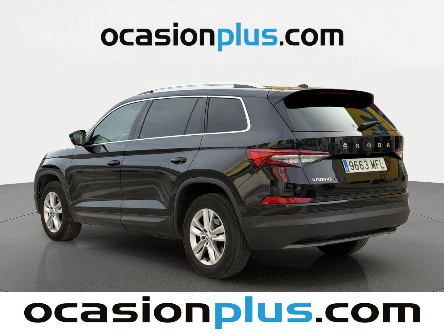 Foto trasera Skoda Kodiaq Skoda Kodiaq 1.5 TSI Ambition 4x2 DSG  (150 CV) 7 Plazas izquierda