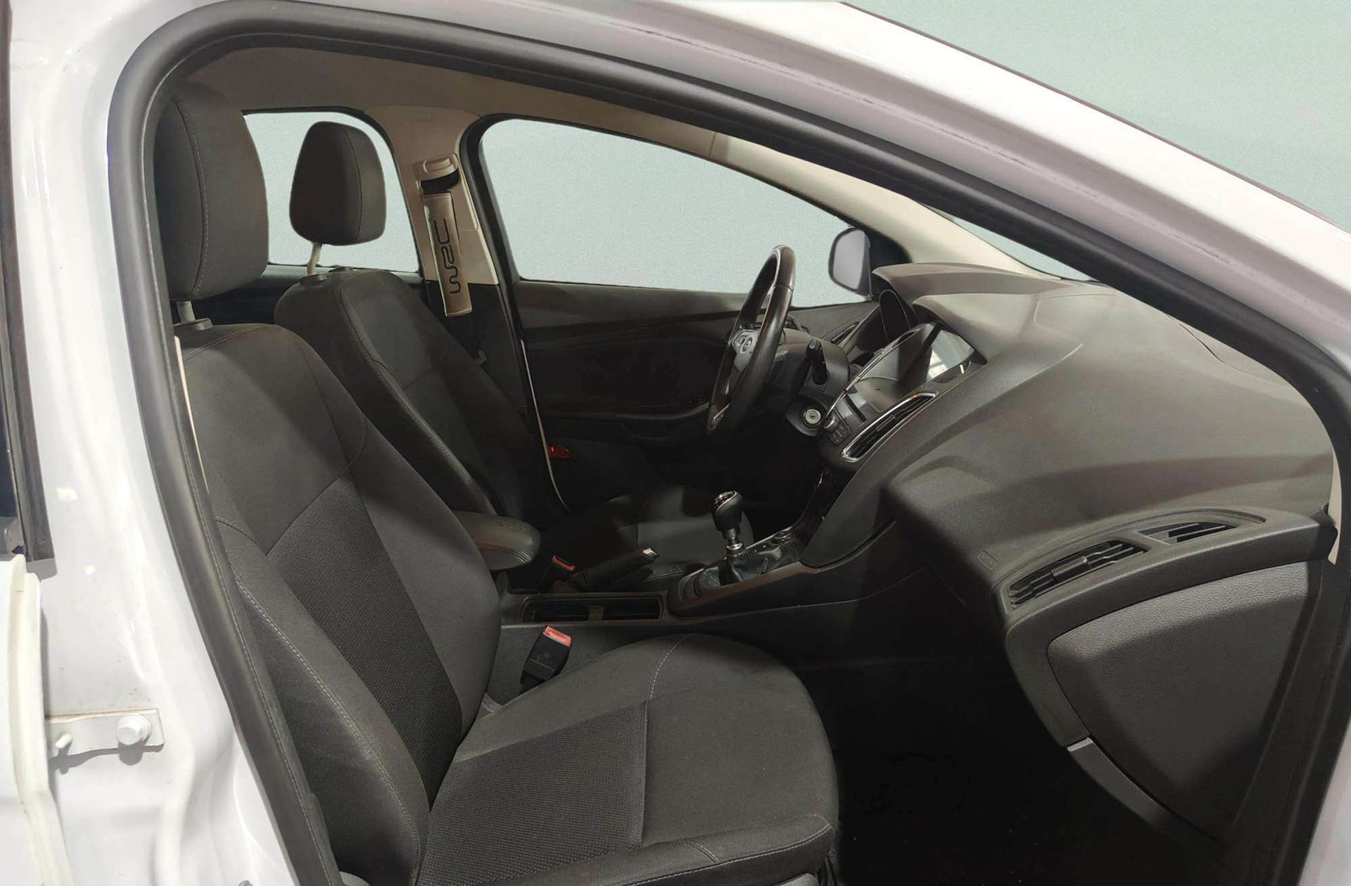 Ford Focus 1.0 EcoBoost Business - foto 17