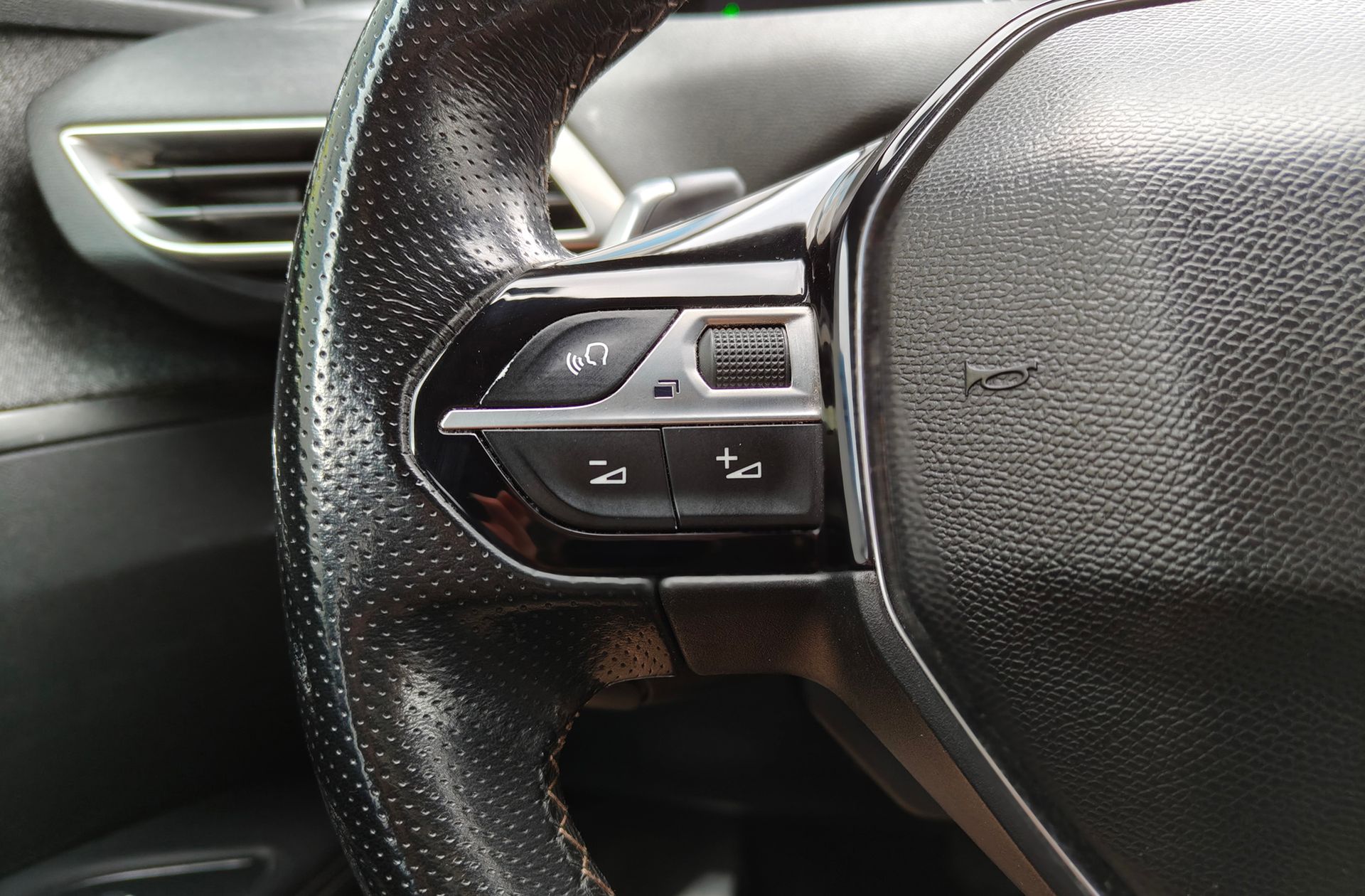 Peugeot 5008 1.6L THP GT Line EAT6 7 plazas - foto 39