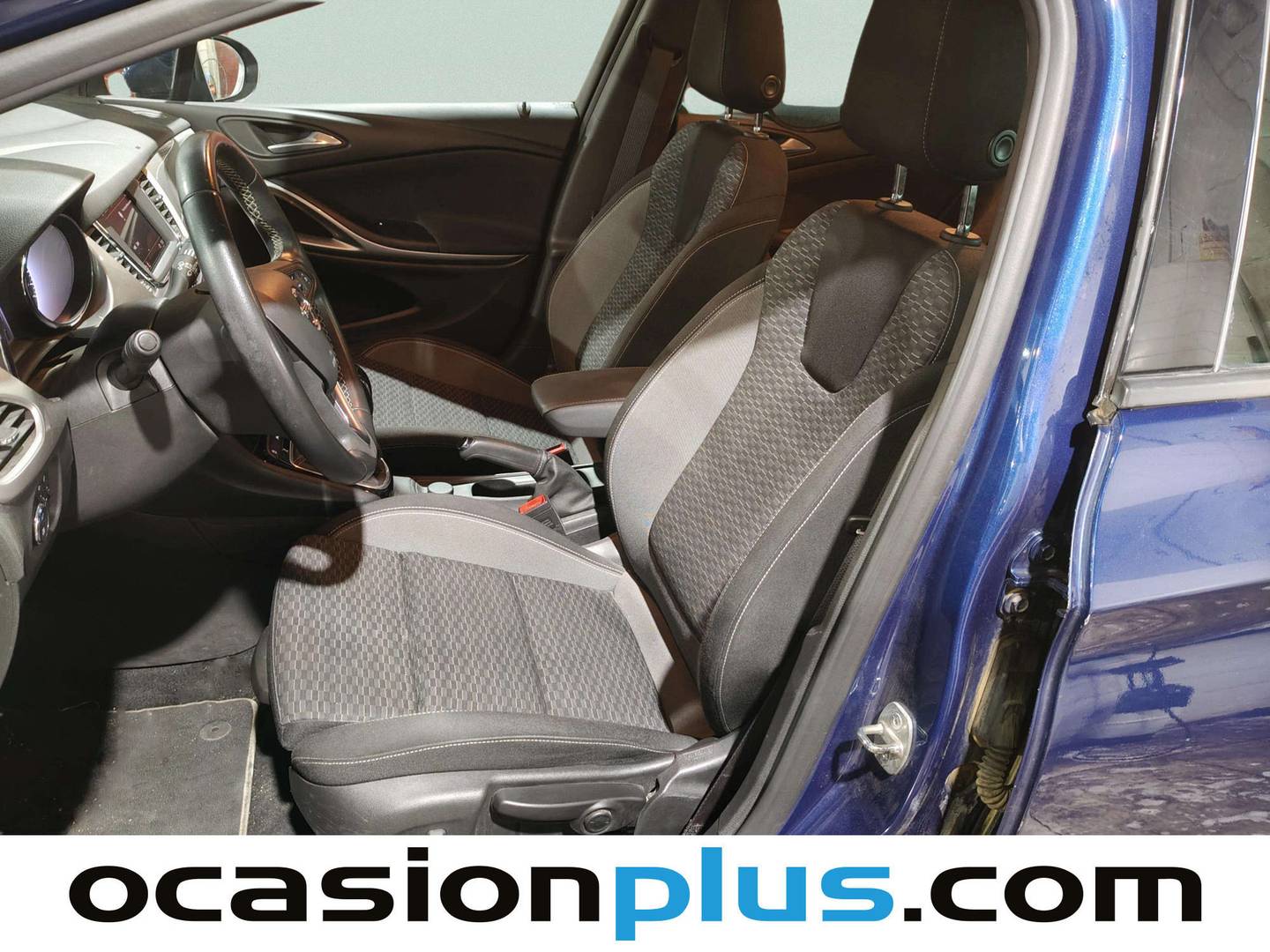 Foto asientos delanteros Opel Astra Opel Astra Sports Tourer 1.2 Turbo SHT GS Line (130 CV)