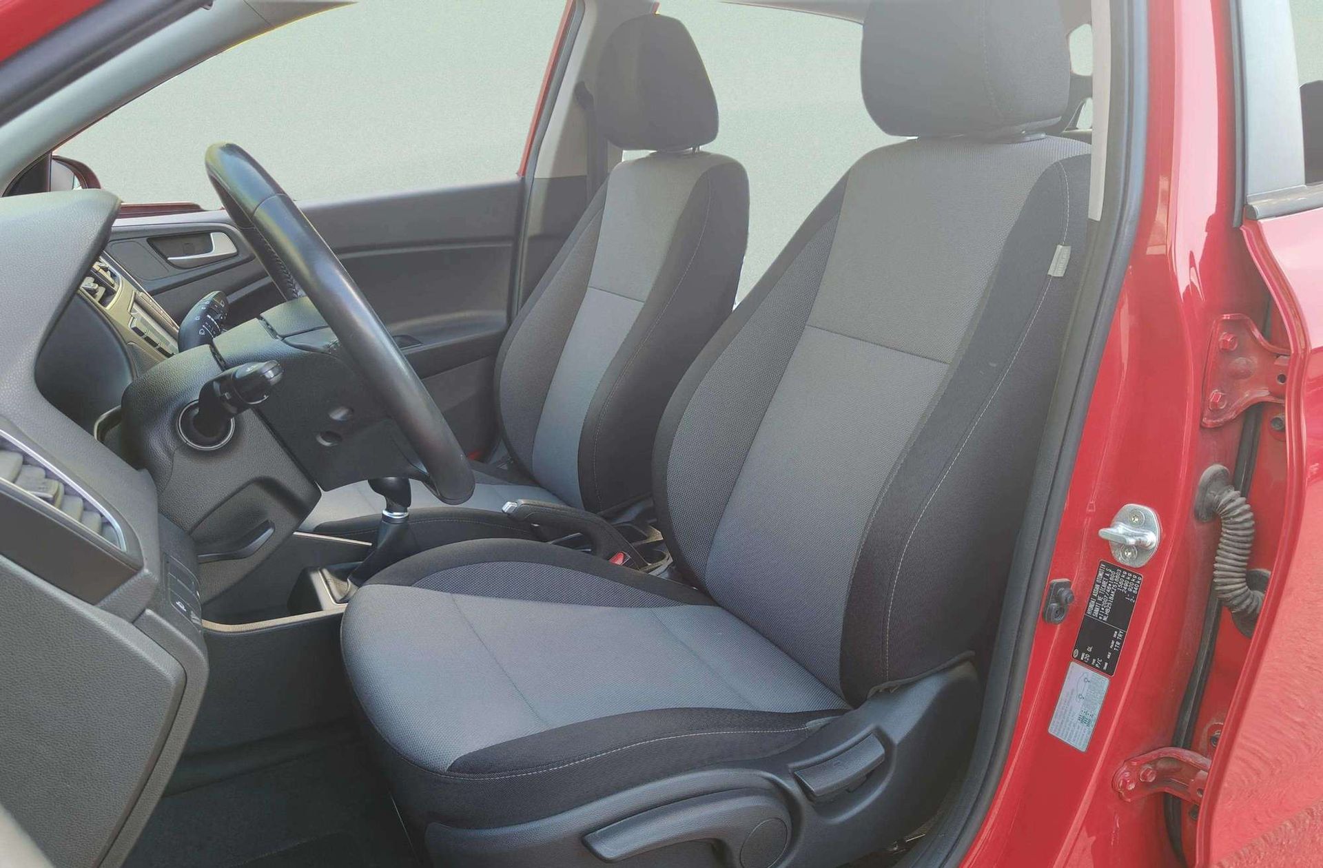 Hyundai i20 1.2 MPI Essence LE - foto 10