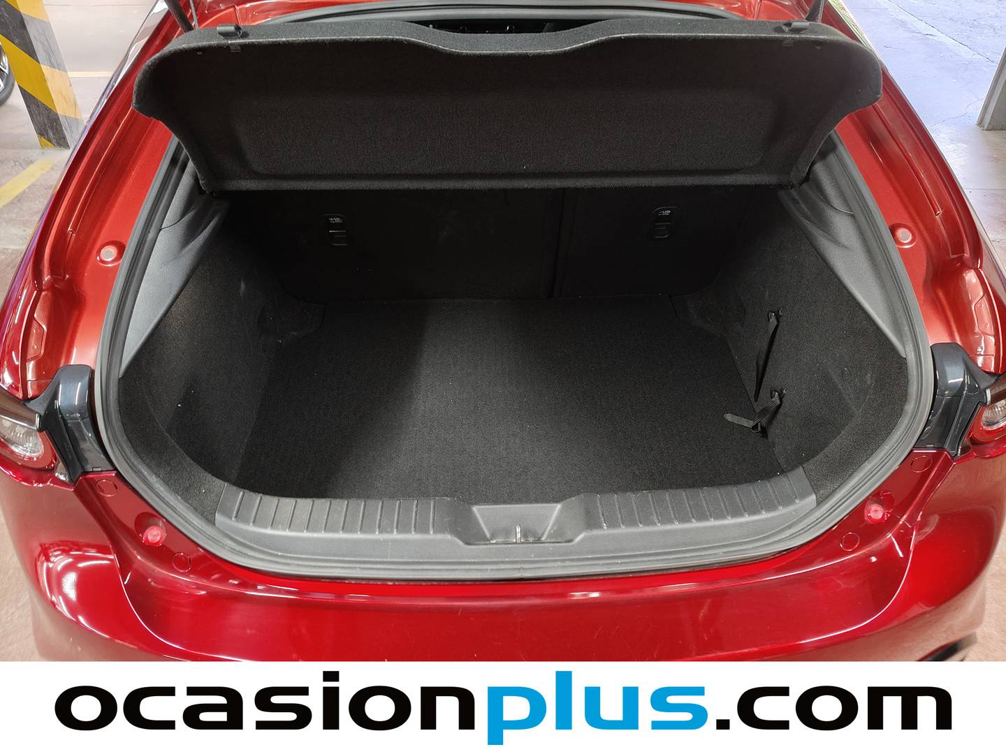 Fotos maletero Mazda Mazda3 Mazda Mazda 3 2.0 SKYACTIV-X Zenith-X (181 CV)