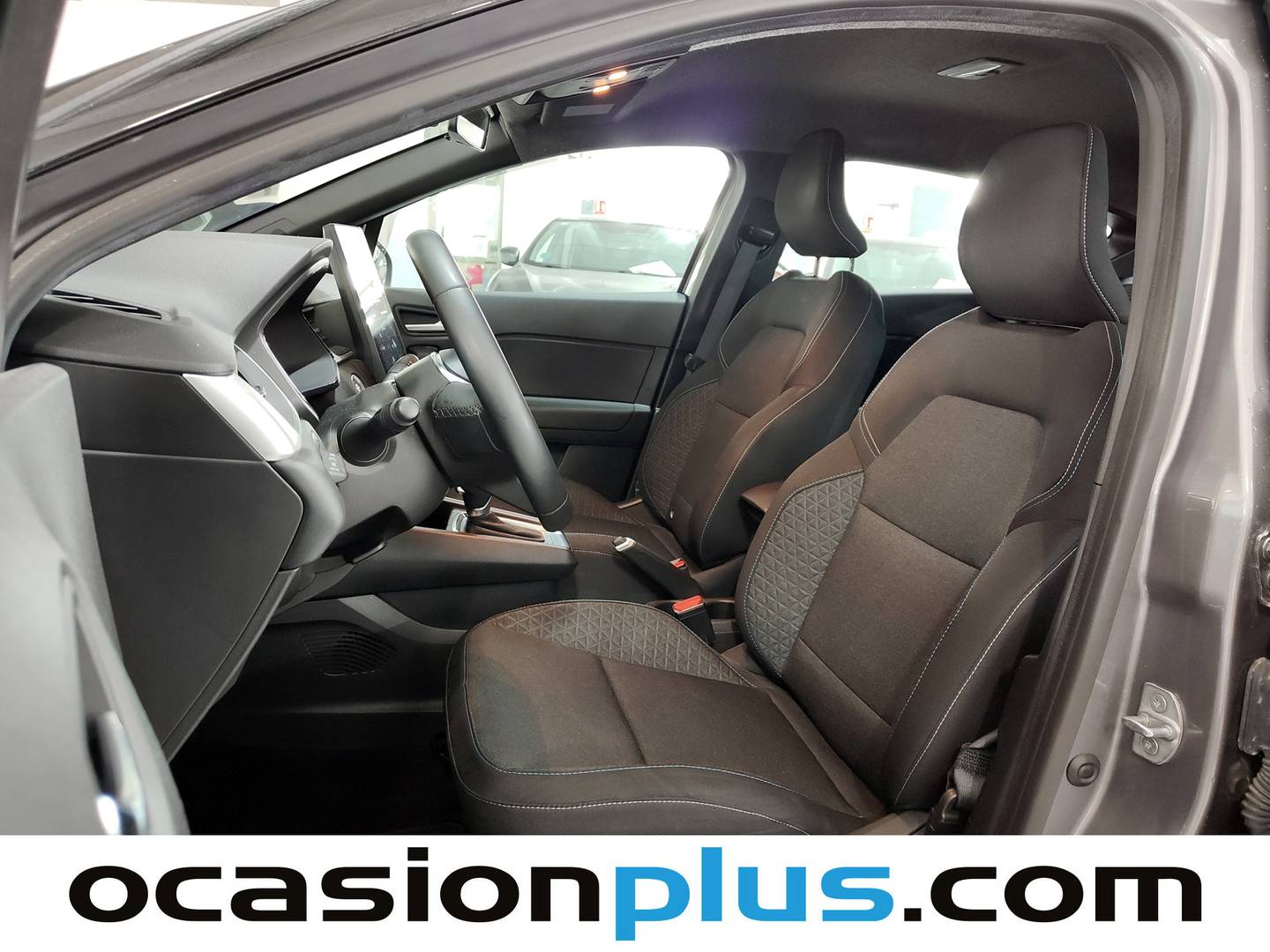 Foto asientos delanteros Renault Captur Renault Captur Evolution full hybrid E-Tech (145 CV)