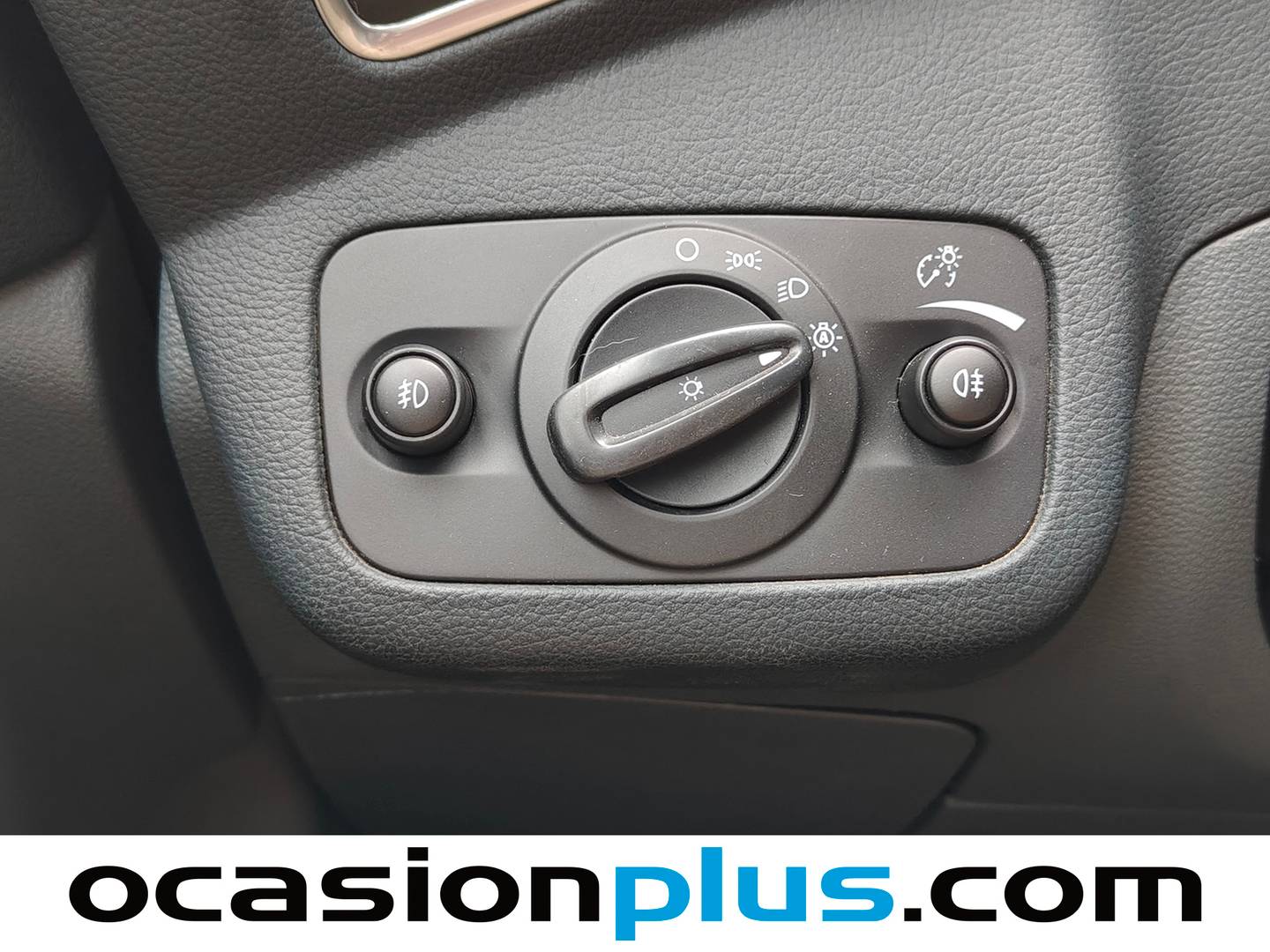 Equipamiento del Ford C-Max Ford C-Max 1.0 EcoBoost S&S Titanium (125 CV)