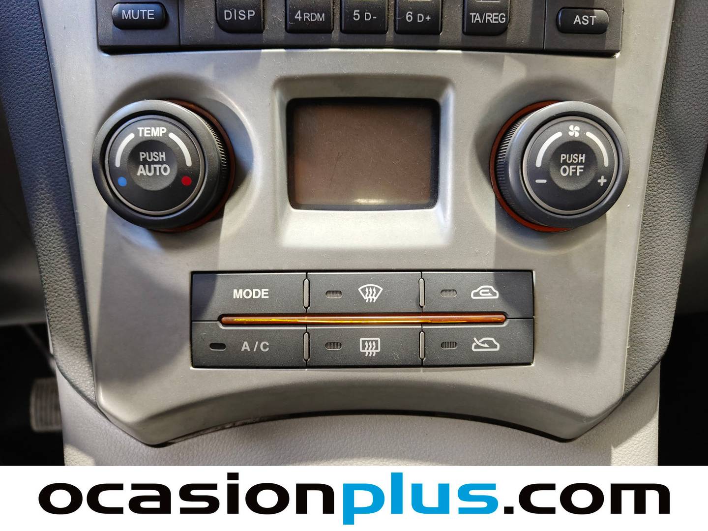 Equipamiento del KIA Carens KIA Carens 2.0 CRDI VGT Emotion (140 CV)