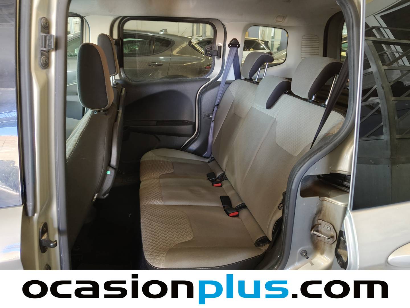 Foto asientos traseros Ford Tourneo Courier Ford Tourneo Courier 1.5 TDCi Titanium (95 CV)