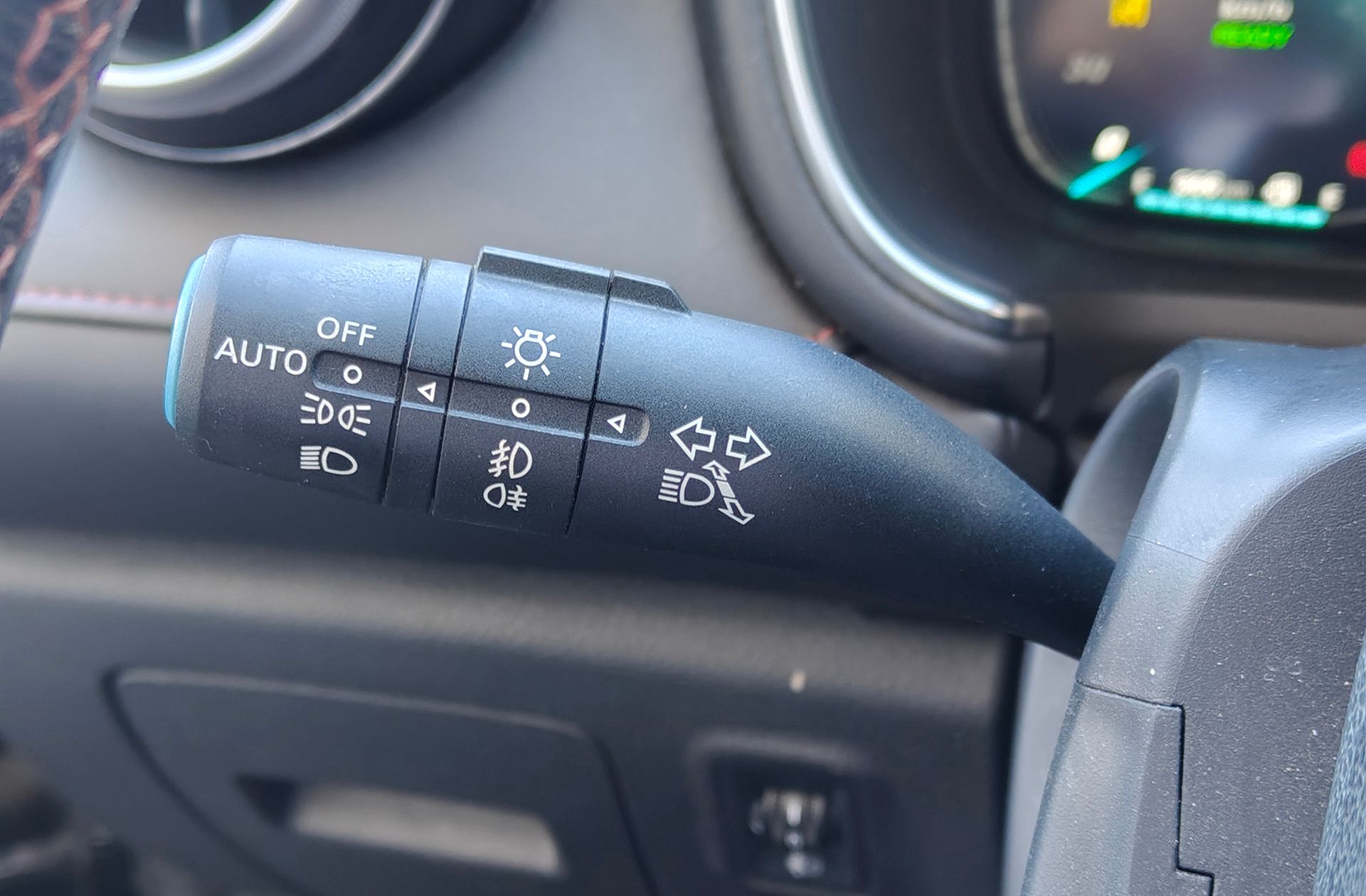 MG EHS 1.5 T-GDi PHEV Luxury - foto 25