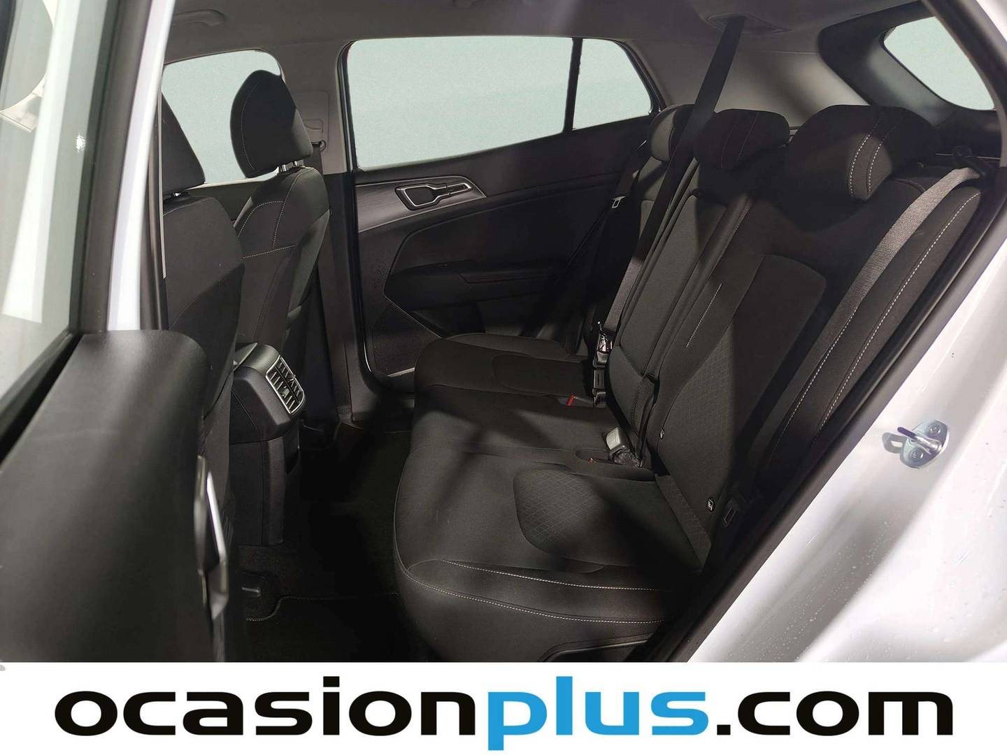 Foto asientos traseros KIA Sportage Kia Sportage 1.6 CRDi MHEV Business 4x2 DCT (136 CV)