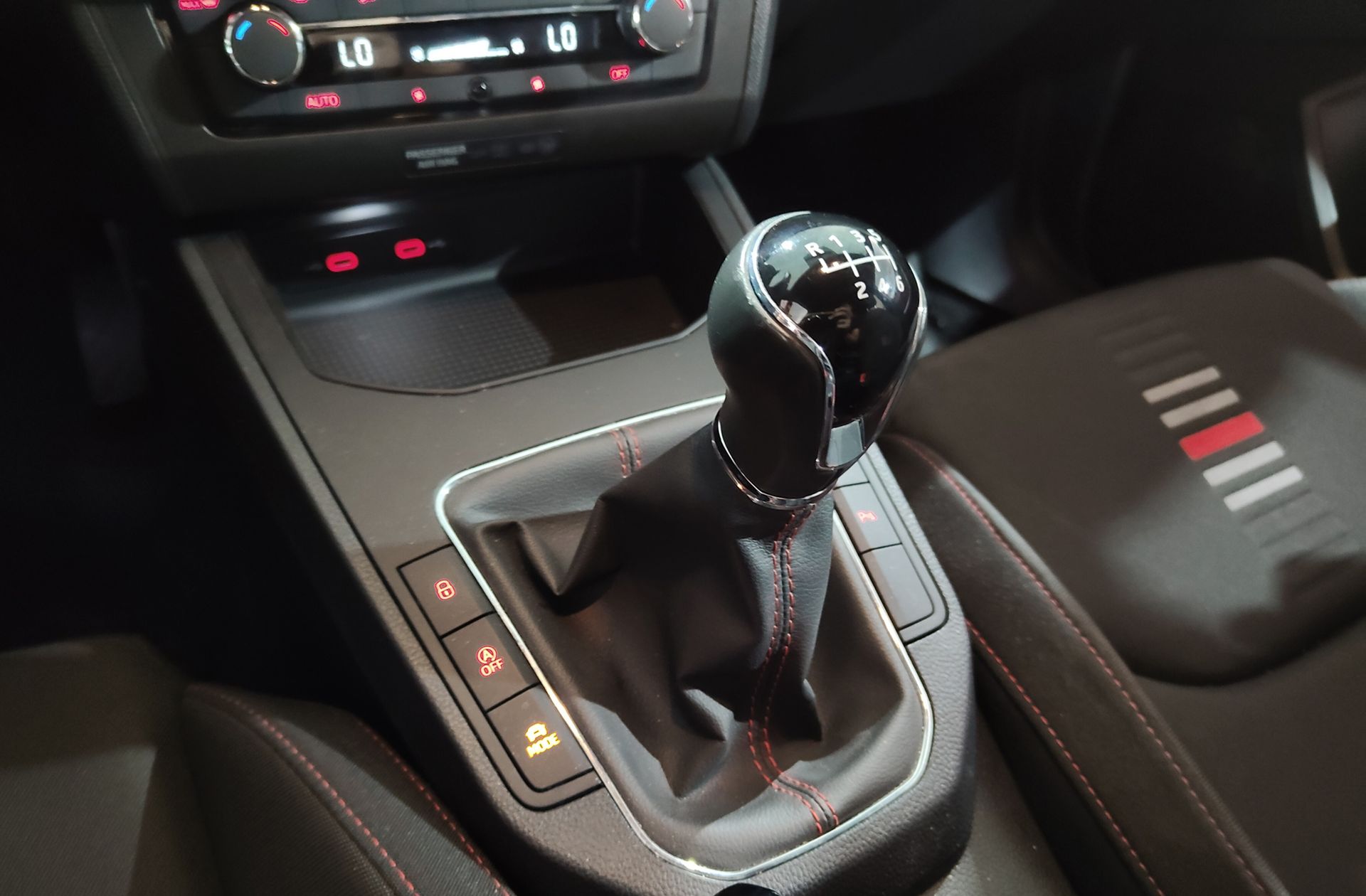 SEAT Ibiza 1.0 TSI FR Go2 - foto 6