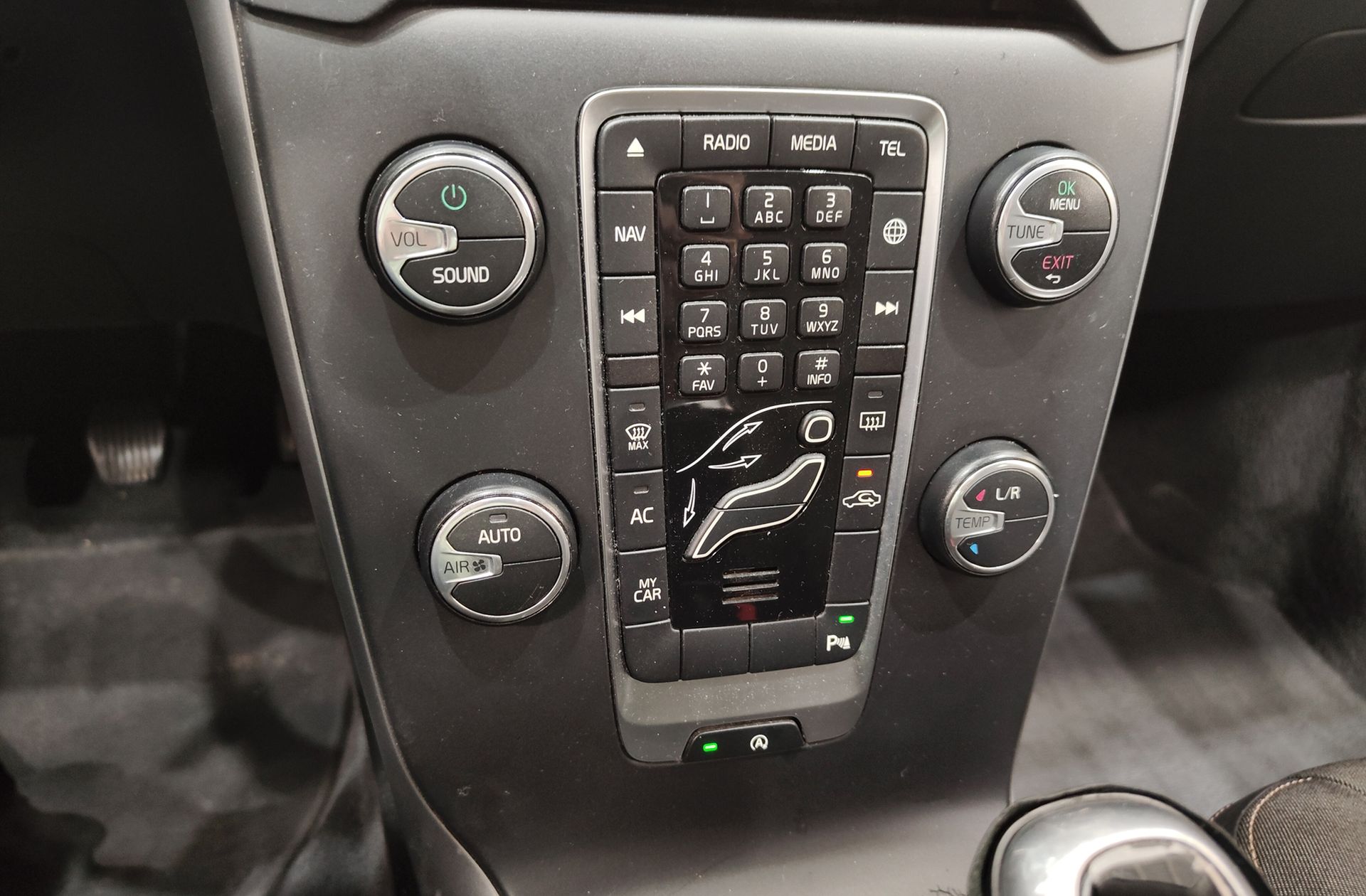 Volvo V40 D2 Momentum - foto 31