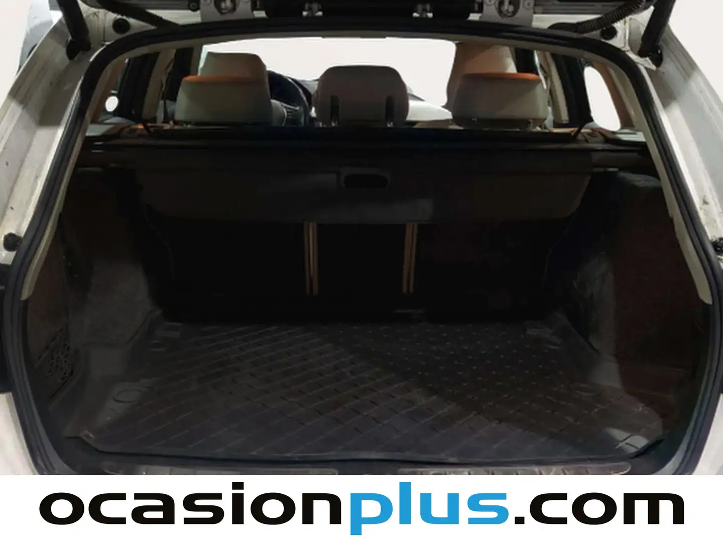 Foto BMW Serie 3 BMW Serie 3 318d Touring  (143 CV)