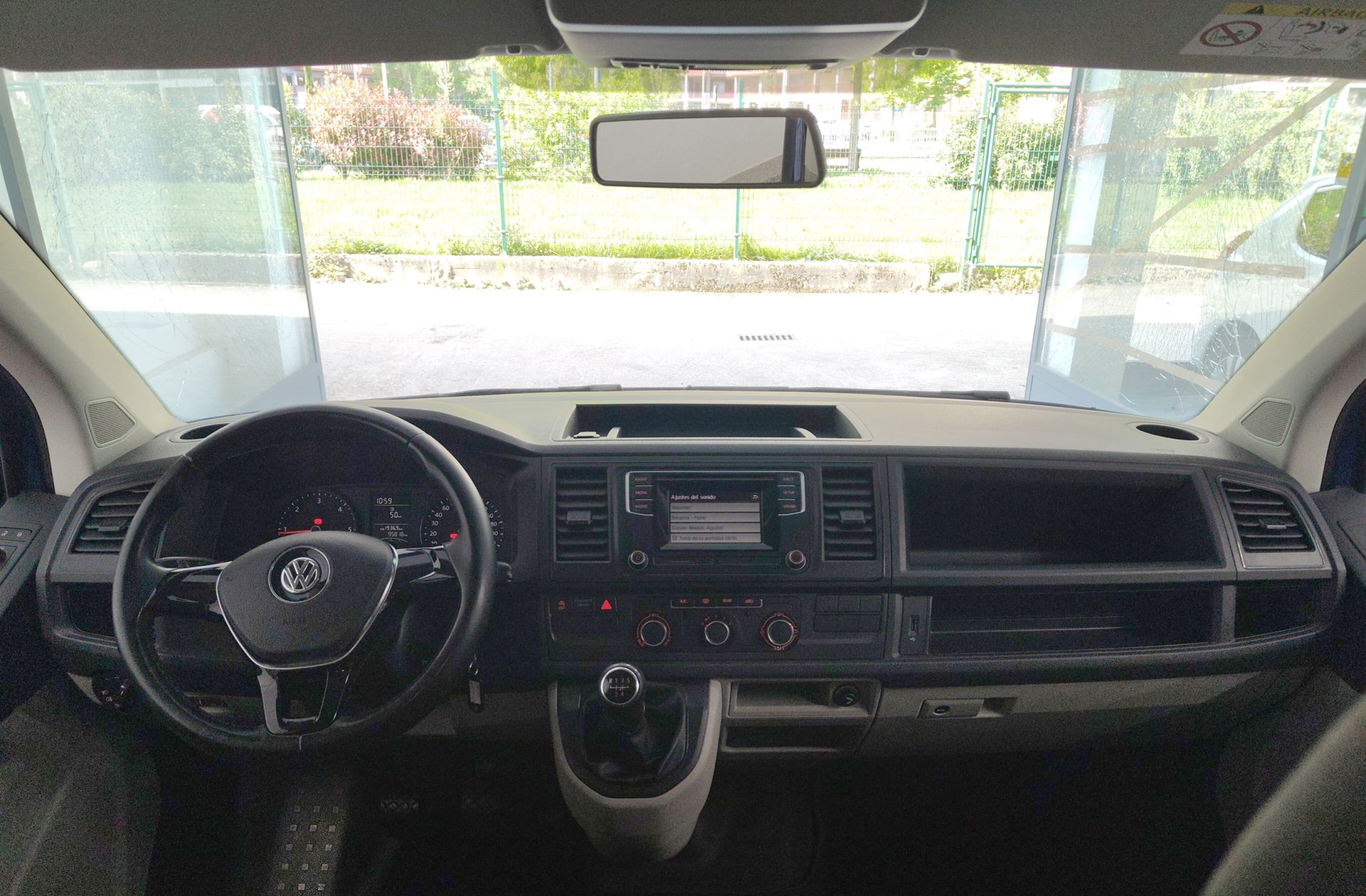 Volkswagen Caravelle Trendline Batalla Corta 2.0 TDI BMT Camperizada - foto 8