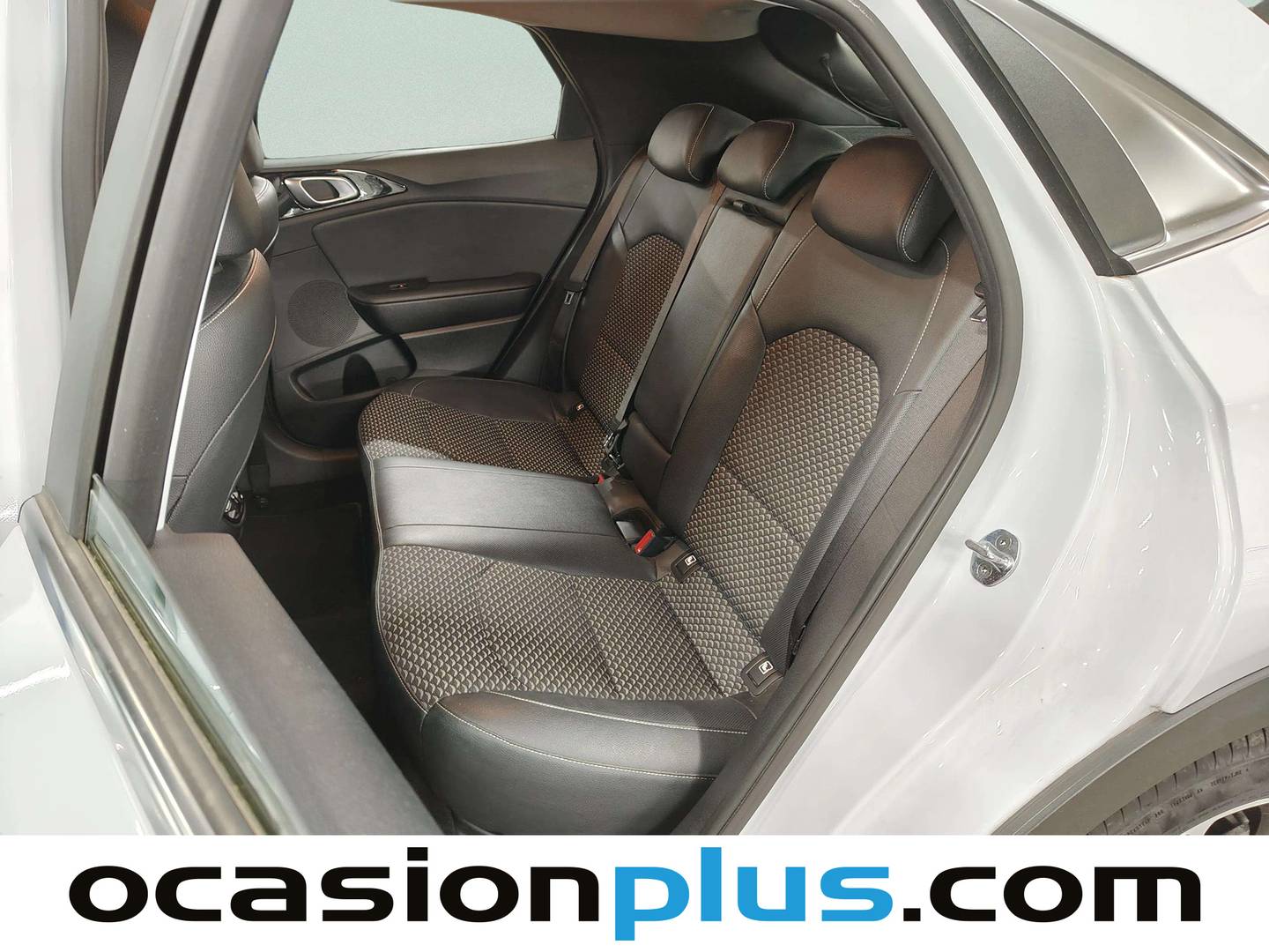 Foto asientos traseros KIA XCeed KIA XCeed 1.0 T-GDi Tech (120 CV)