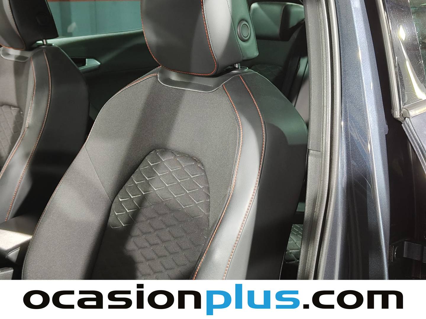 Extras y acabados del Seat León Seat León 1.5 eTSI S&S FR Go L DSG (150 CV)