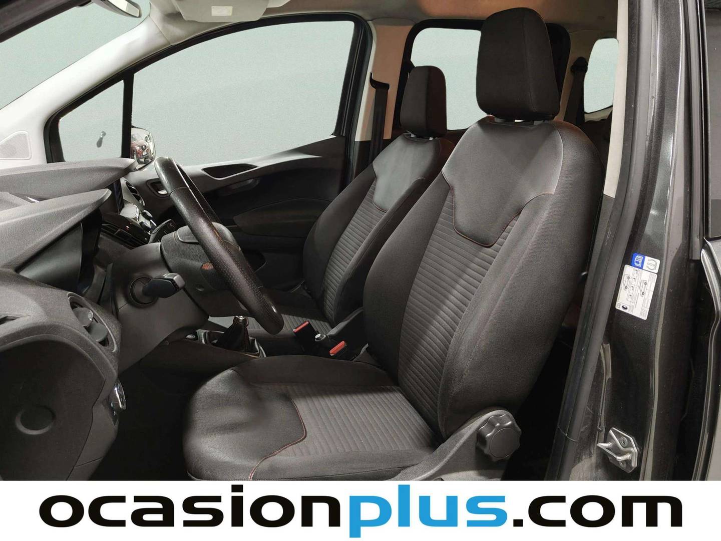 Foto asientos delanteros Ford Tourneo Courier Ford Tourneo Courier 1.5 TDCi Sport (100 CV)
