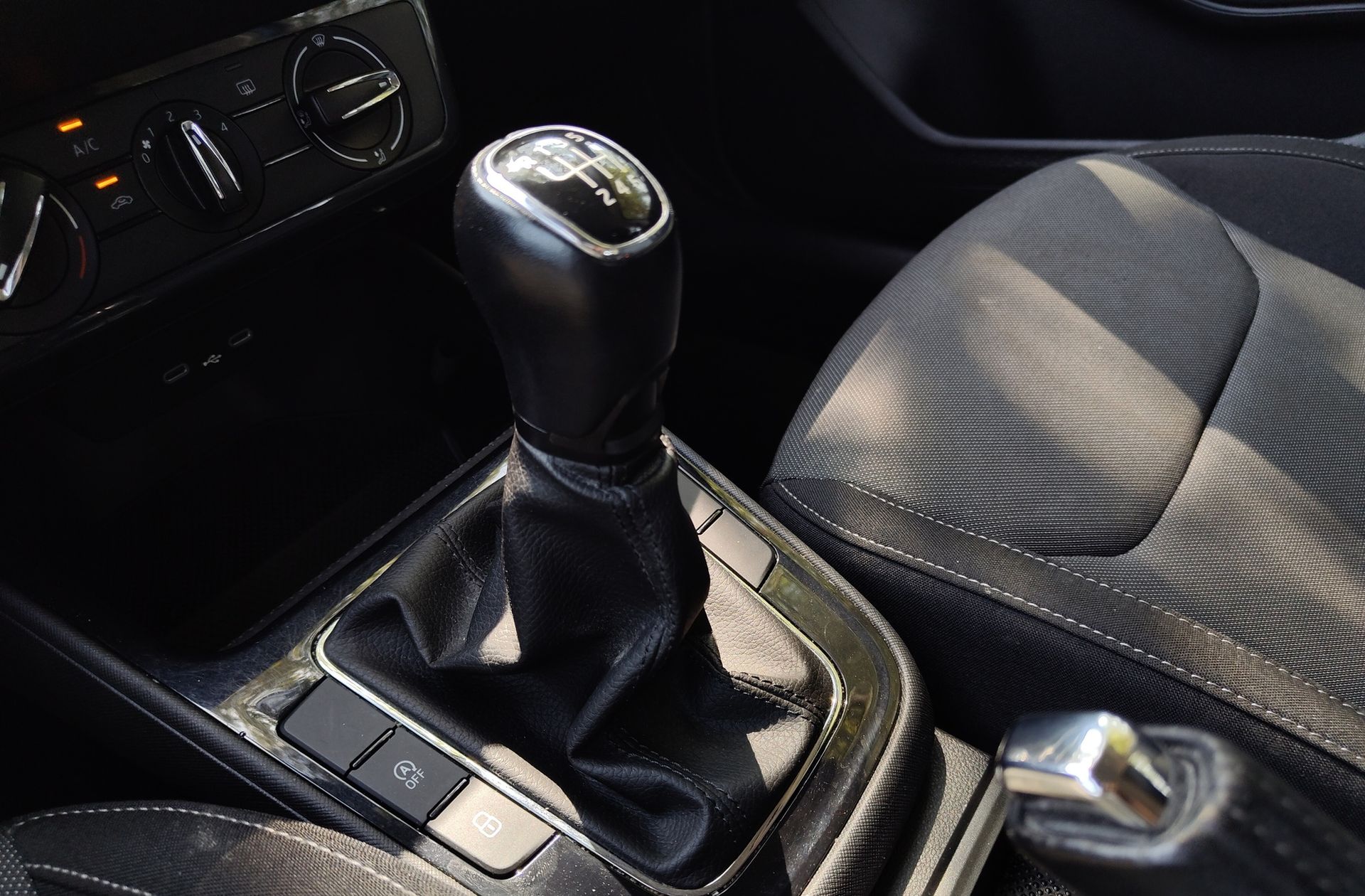 Škoda Fabia 1.0 TSI Ambition - foto 5