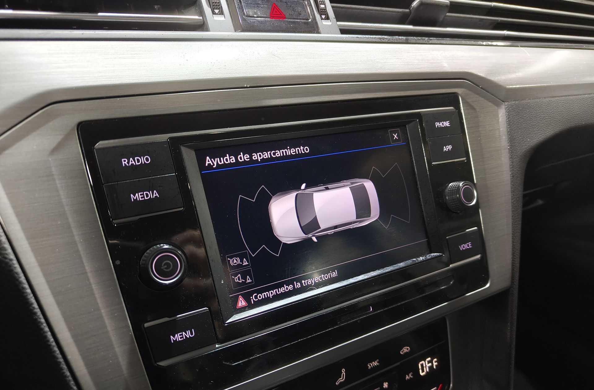 Volkswagen Passat Business 2.0 TDI DSG - foto 8