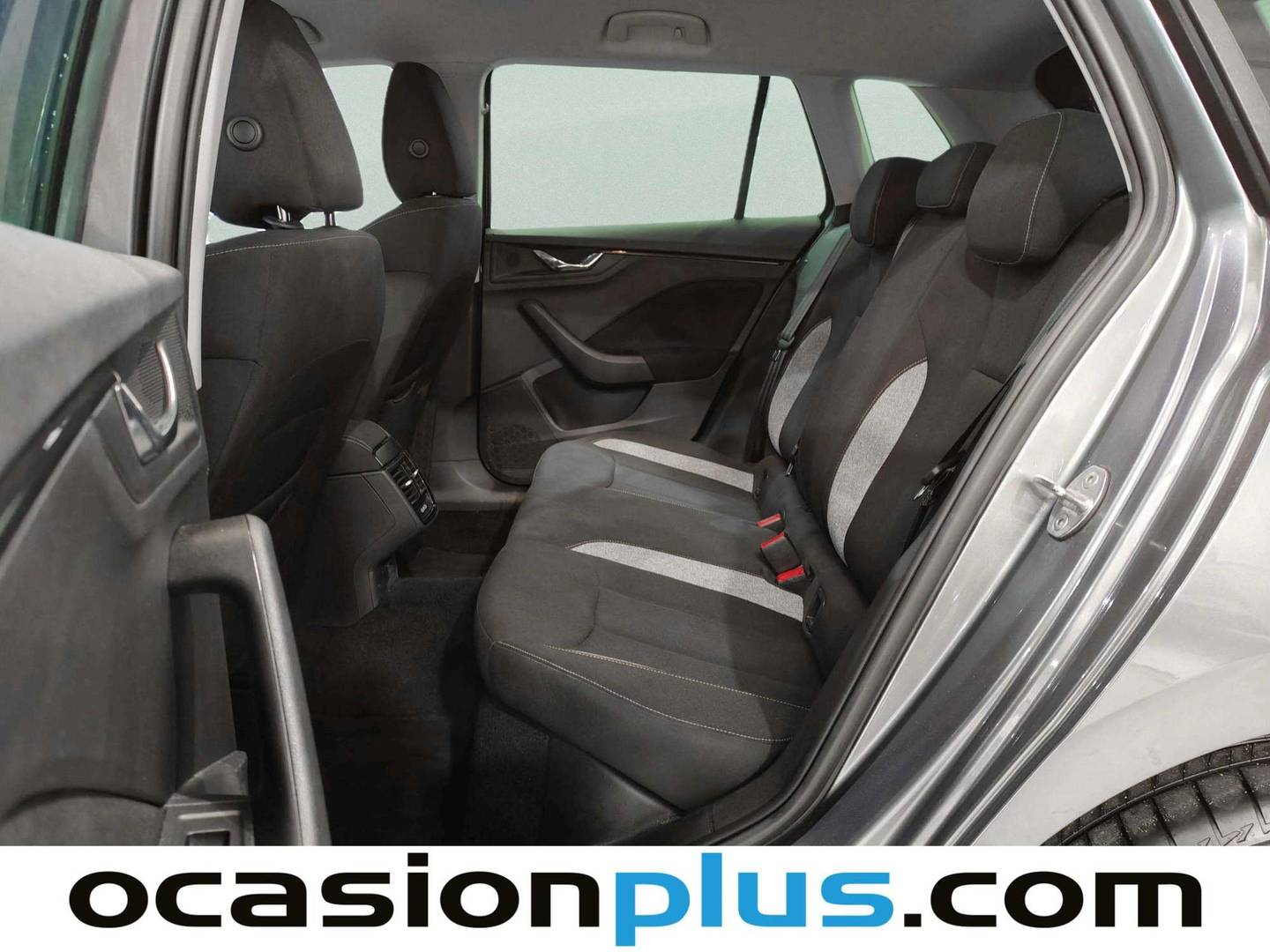 Foto asientos traseros Skoda Kamiq Skoda Kamiq 1.0 TSI Selection DSG (115 CV)