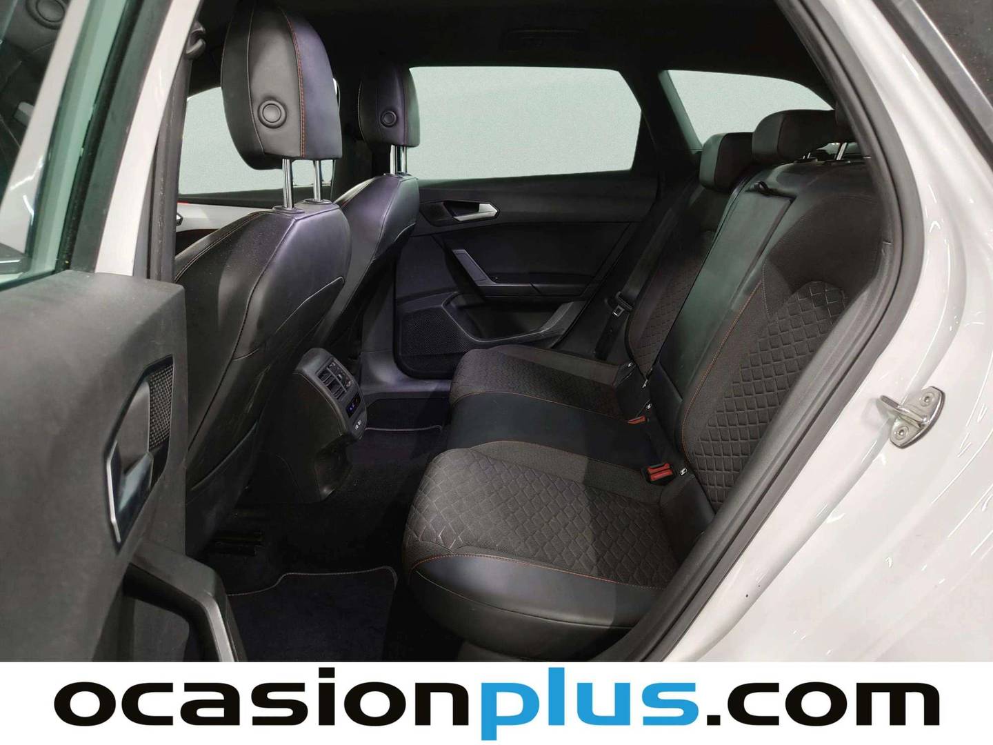 Foto asientos traseros Seat León Seat León ST 1.4 e-Hybrid S&S FR Go XL DSG (204 CV)