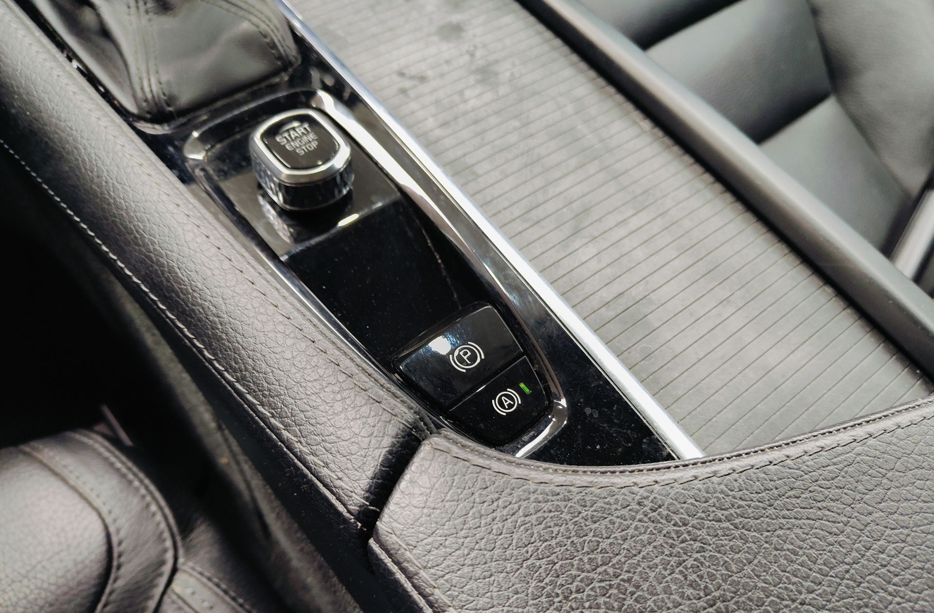 Volvo V90 D4 VOR AWD - foto 32