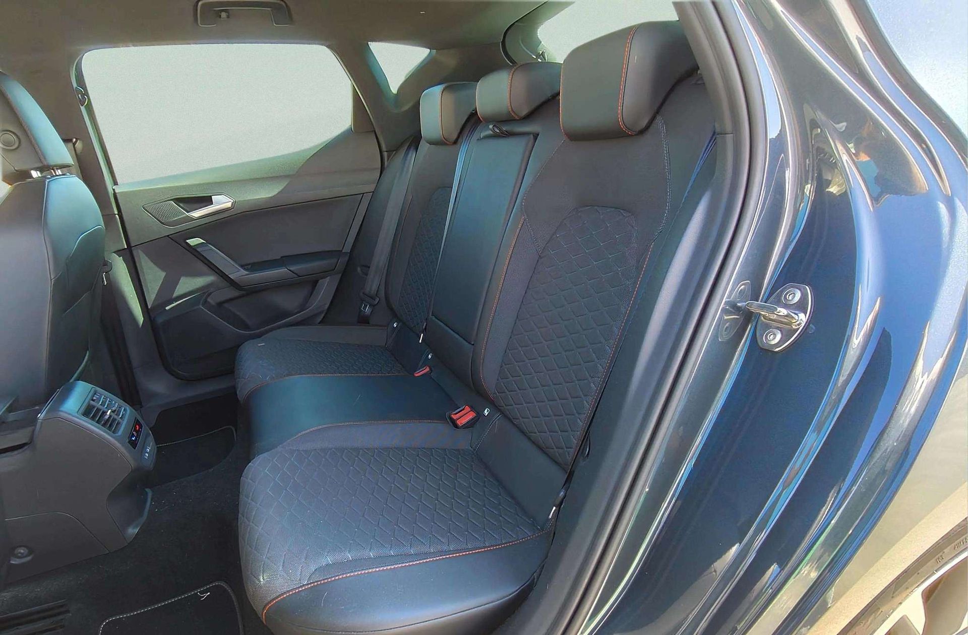 SEAT León 1.5 eTSI FR DSG - foto 13