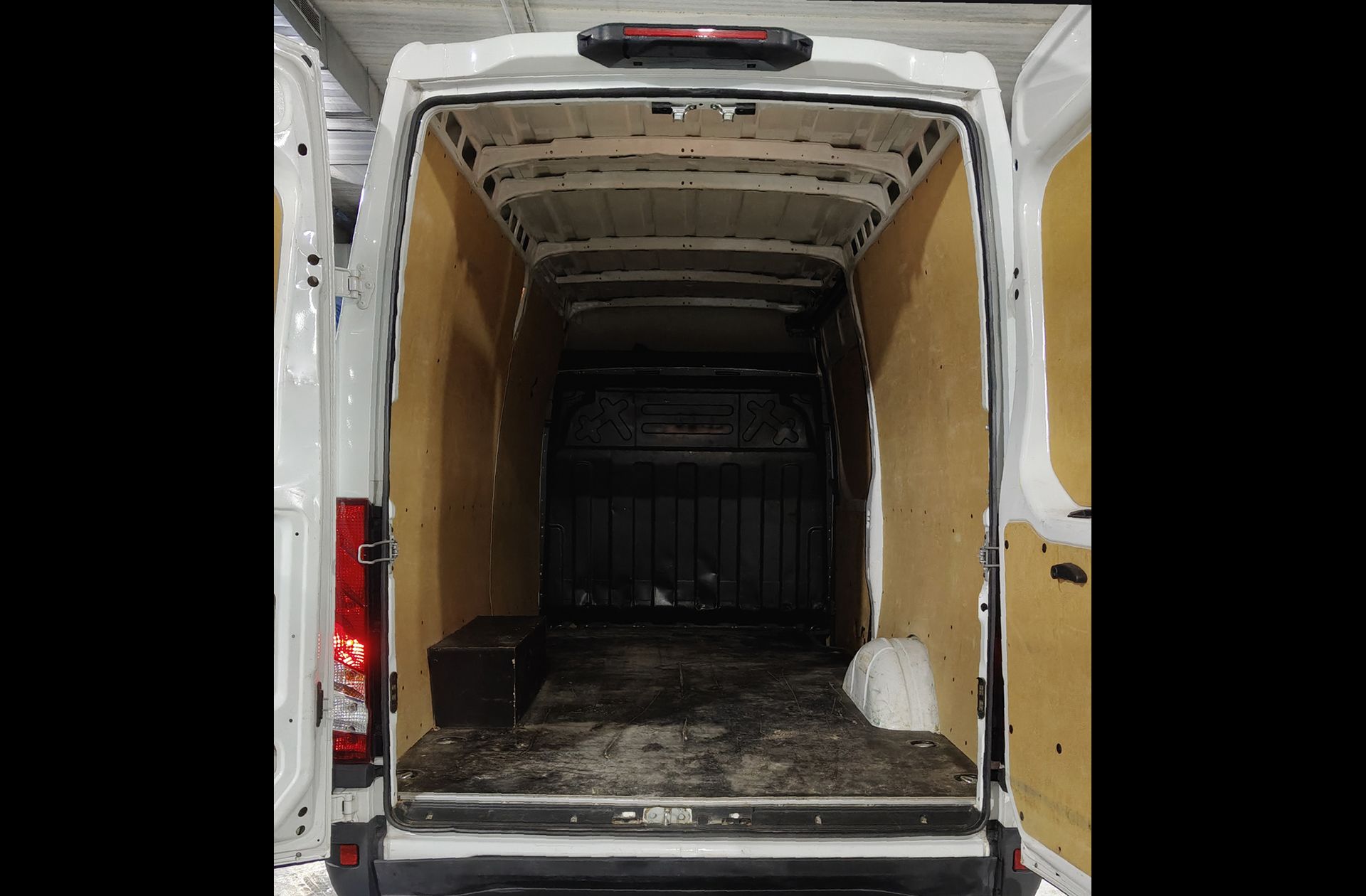 Iveco Daily Furgon 35S 16 V 3520L/H2 - foto 13
