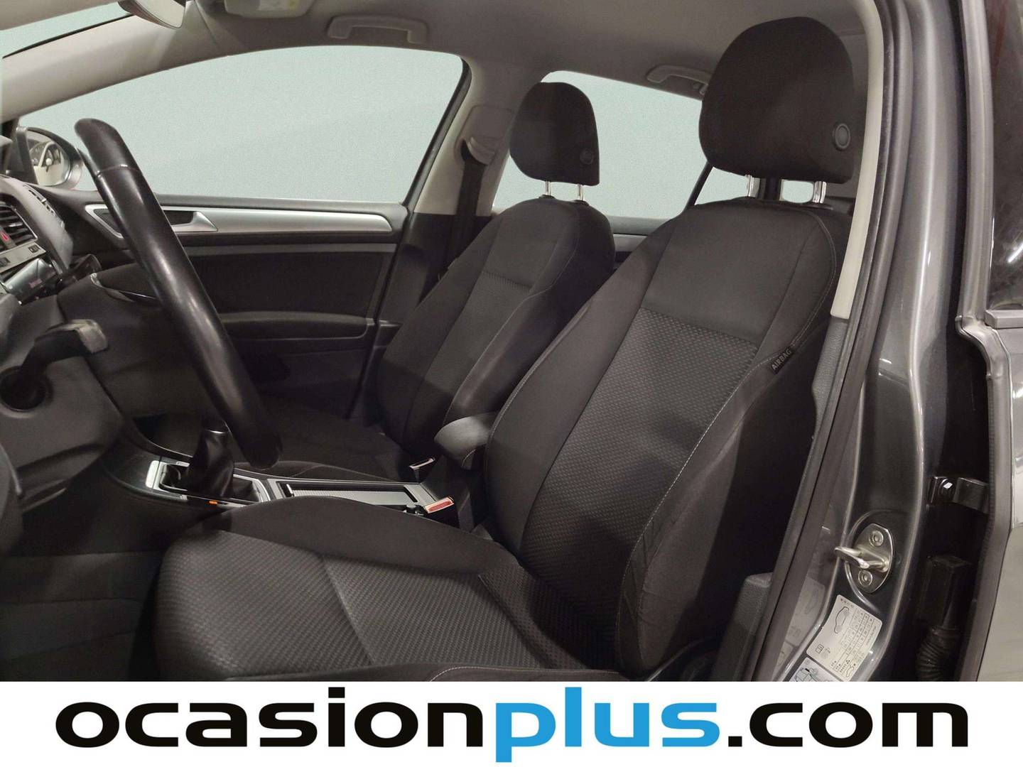 Foto asientos delanteros Volkswagen Golf Volkswagen Golf Last Edition 1.5 TSI Evo (130 CV)
